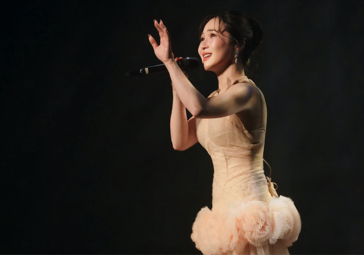 Hương Tr&agrave;m "bật m&iacute;" về mẫu đ&agrave;n &ocirc;ng khi song ca với T&ugrave;ng Dương- Ảnh 2.