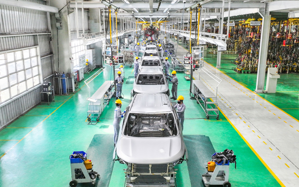 D&acirc;y chuyền h&agrave;n ho&agrave;n thiện phần th&acirc;n của mẫu xe Kia New Carnival được Thaco Auto xuất khẩu sang Ấn Độ