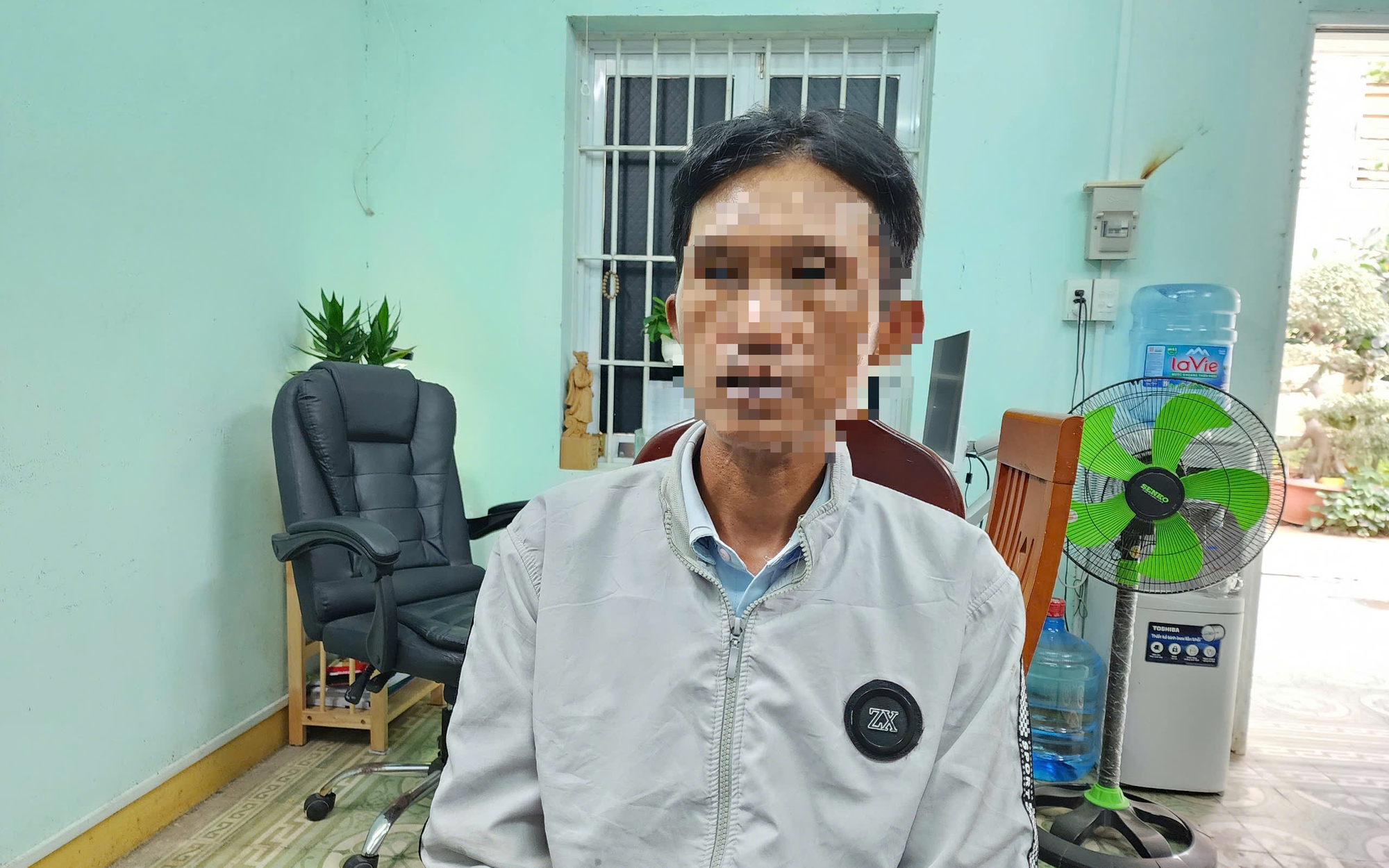 Dựng chuyện bị bắt cóc, lừa tiền vợ hờ để trả nợ