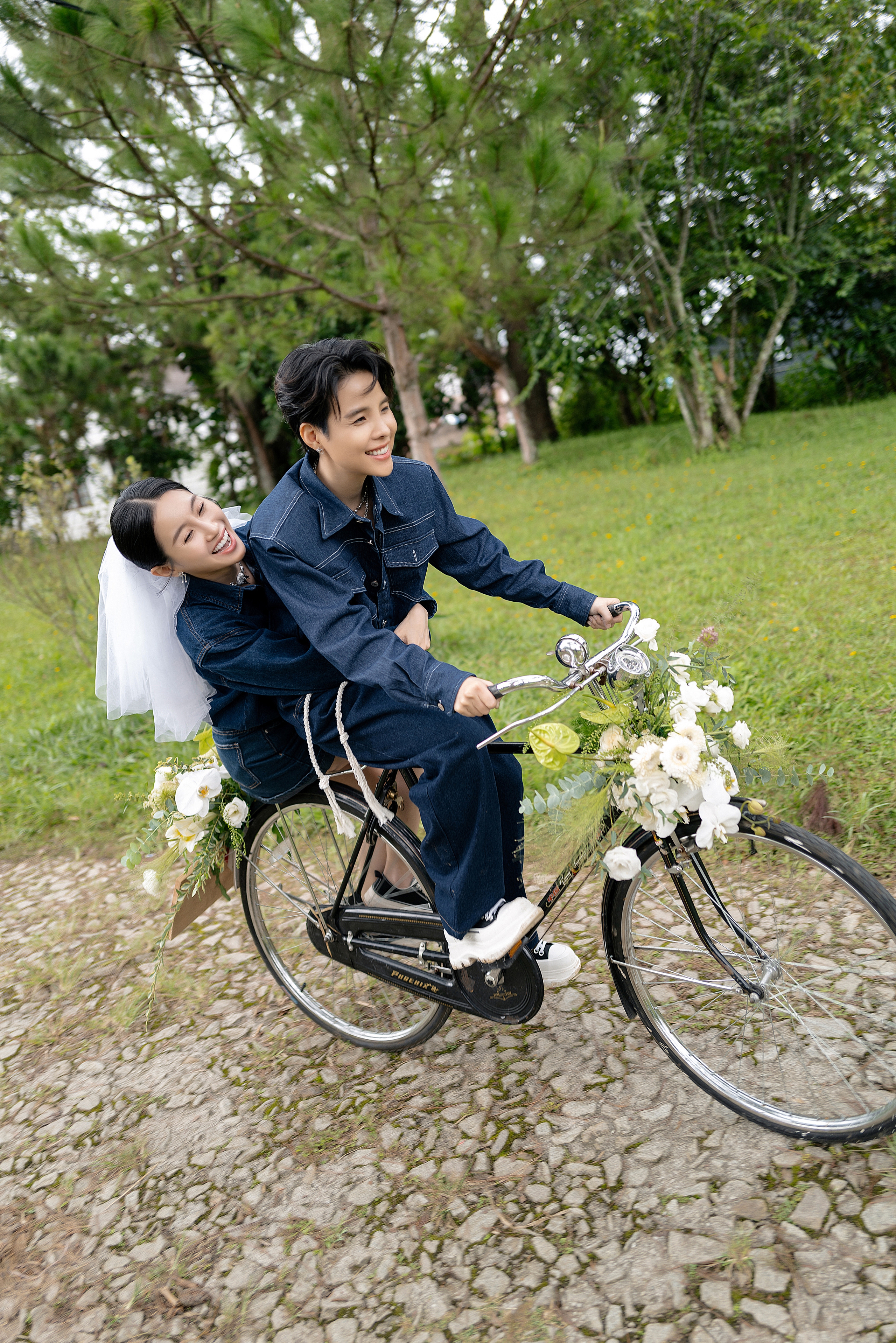 Bộ ảnh lần đầu công bố của Vũ Cát Tường và bạn đời
- Ảnh 2.