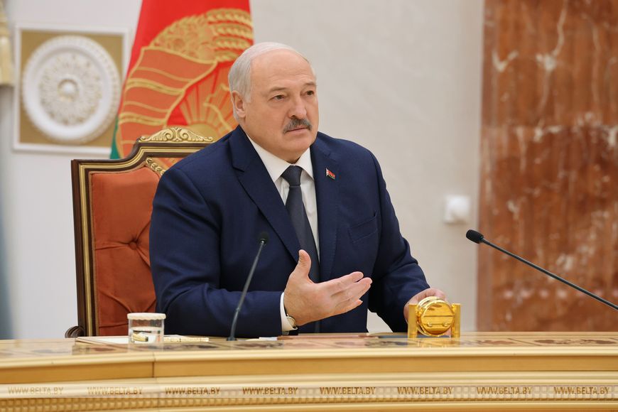 Tổng thống Belarus Alexander Lukashenko c&oacute; mối quan hệ kh&ocirc;ng tốt với phương T&acirc;y. Ảnh: Belta