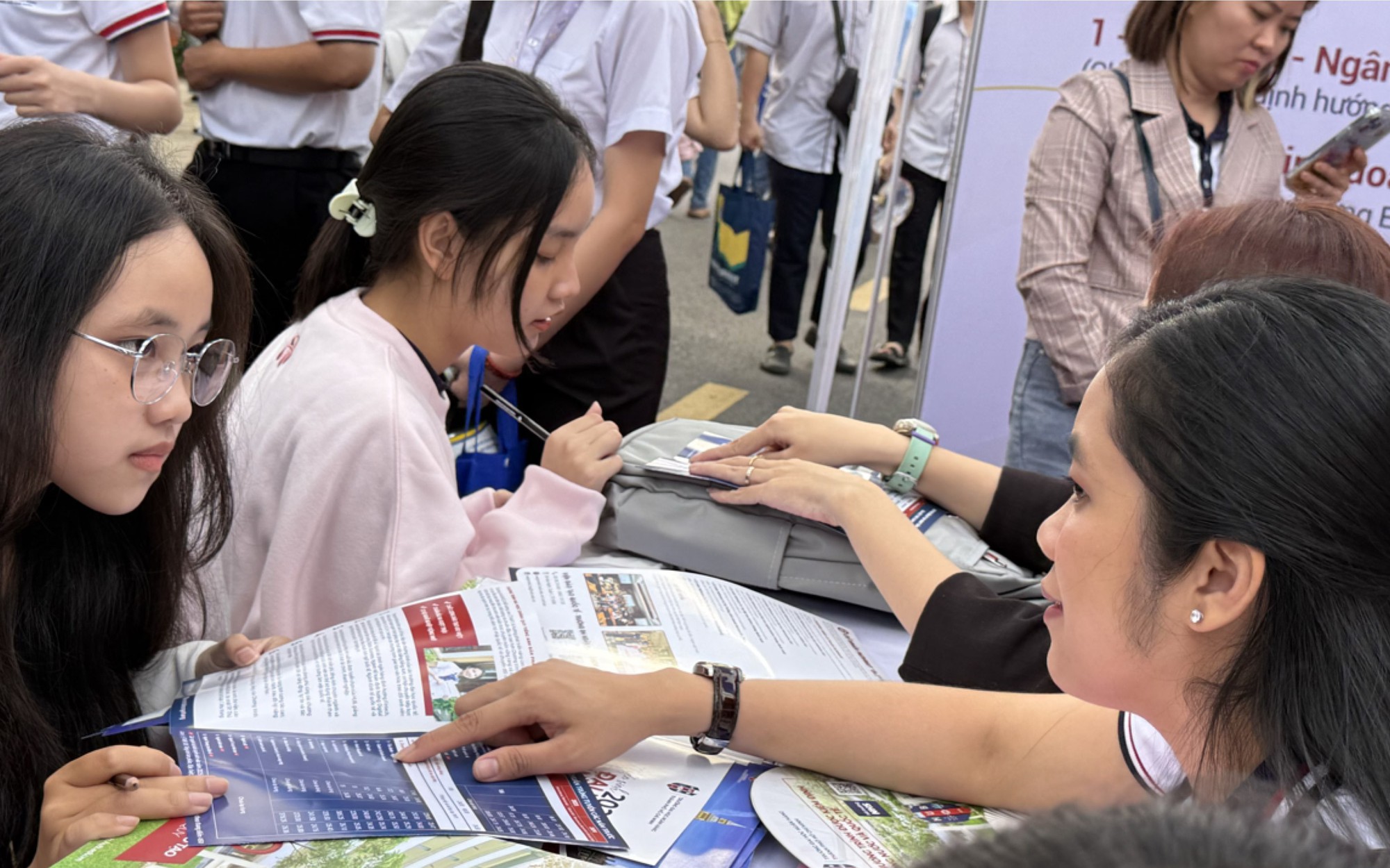 Bỏ hẳn phương thức xét tuyển đại học sớm