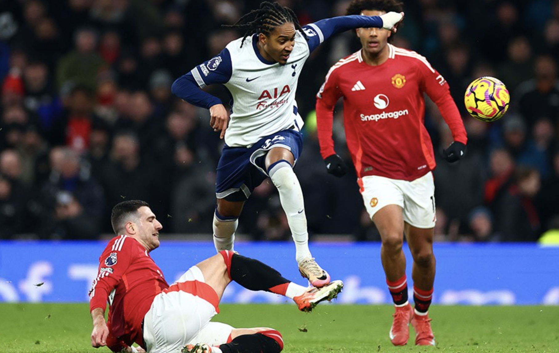 Gục ng&atilde; trước Tottenham, Man United trượt d&agrave;i bảng xếp hạng- Ảnh 4.