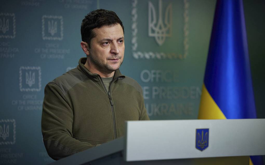 Ukraine từ chối k&yacute; thỏa thuận đất hiếm với Mỹ, mời gọi ch&acirc;u &Acirc;u