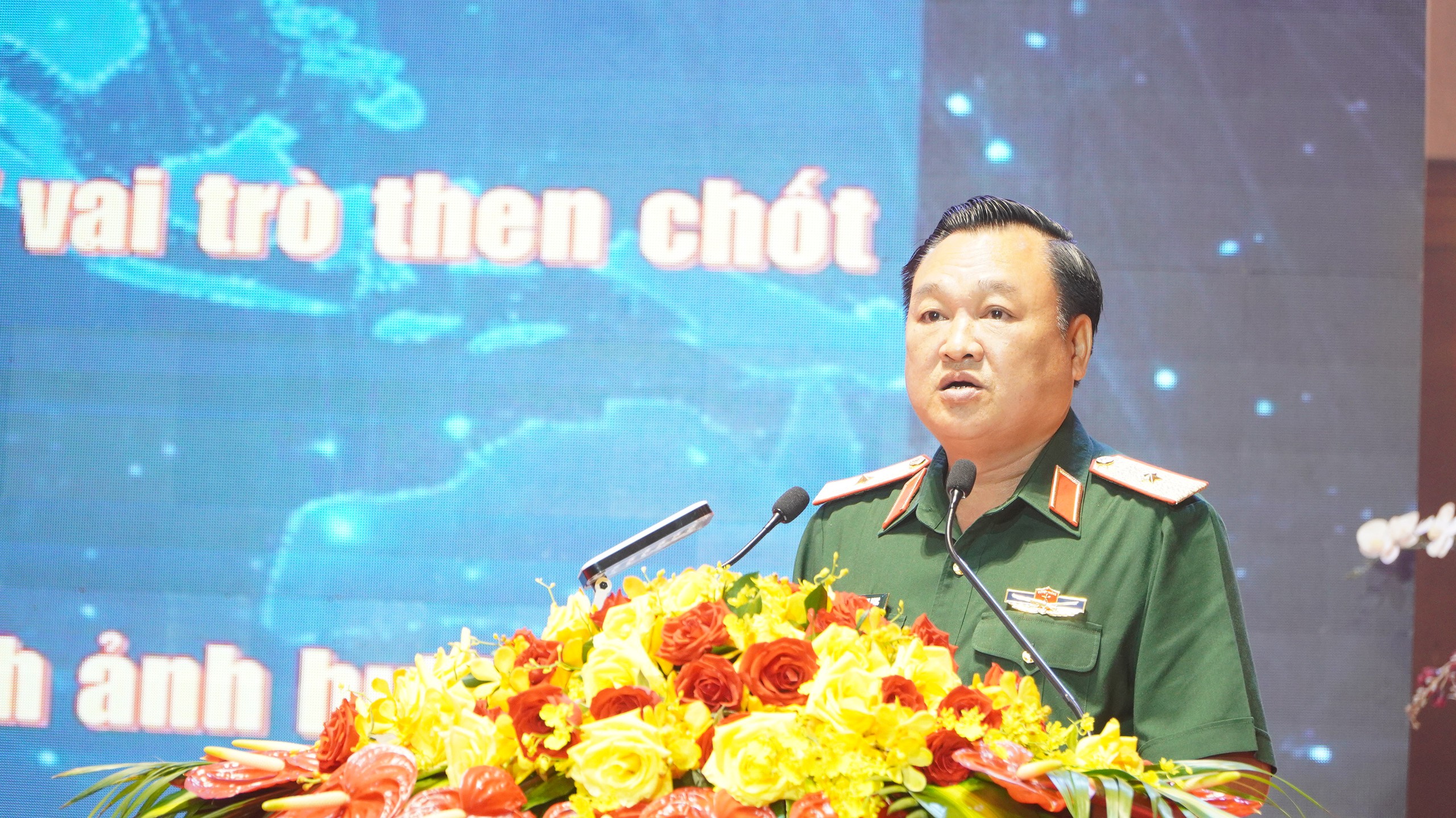 Qu&acirc;n khu 7 gặp mặt hơn 1.000 c&aacute;n bộ cao cấp Qu&acirc;n đội nghỉ hưu, nghỉ c&ocirc;ng t&aacute;c- Ảnh 2.