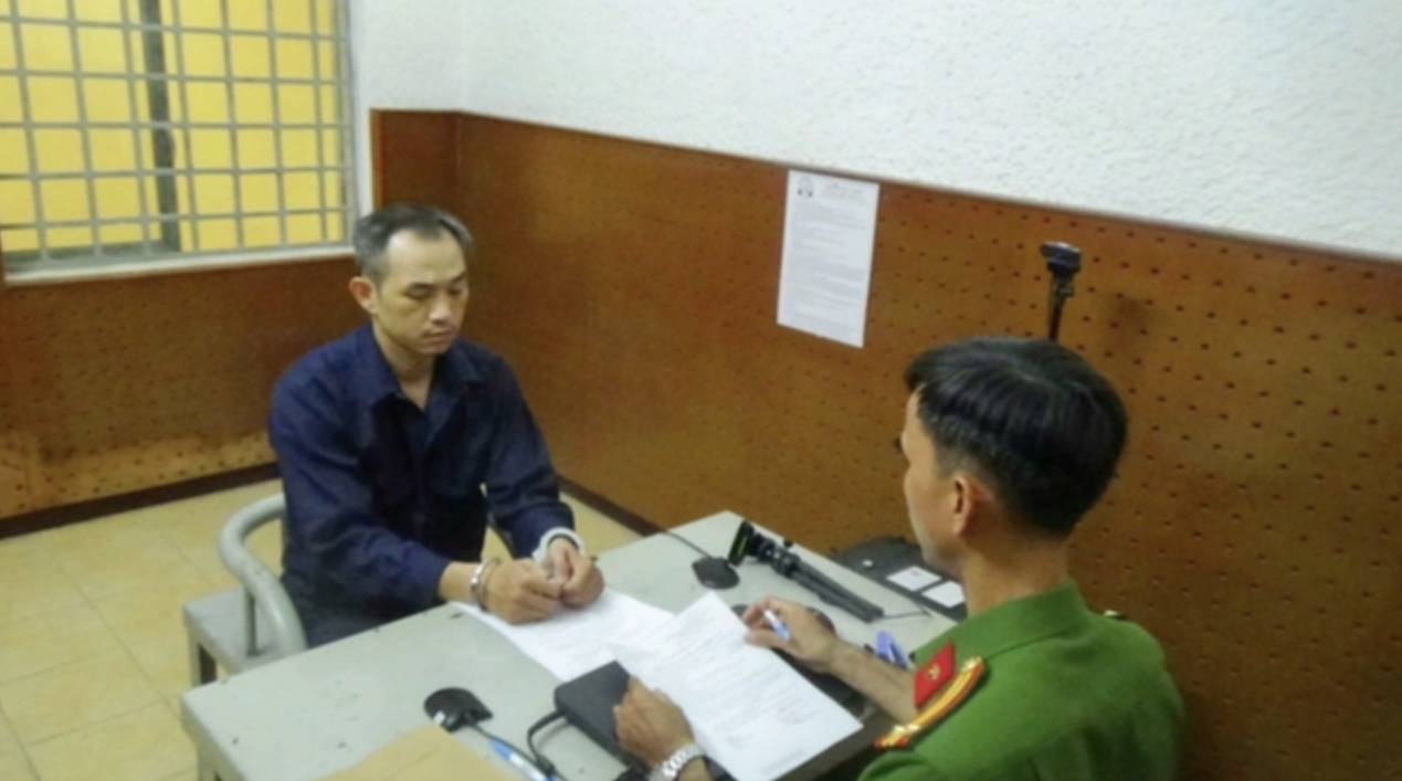 Truy tố &ocirc;ng bố trẻ đ&aacute;nh người sau va chạm trước Bệnh viện Từ Dũ- Ảnh 3.