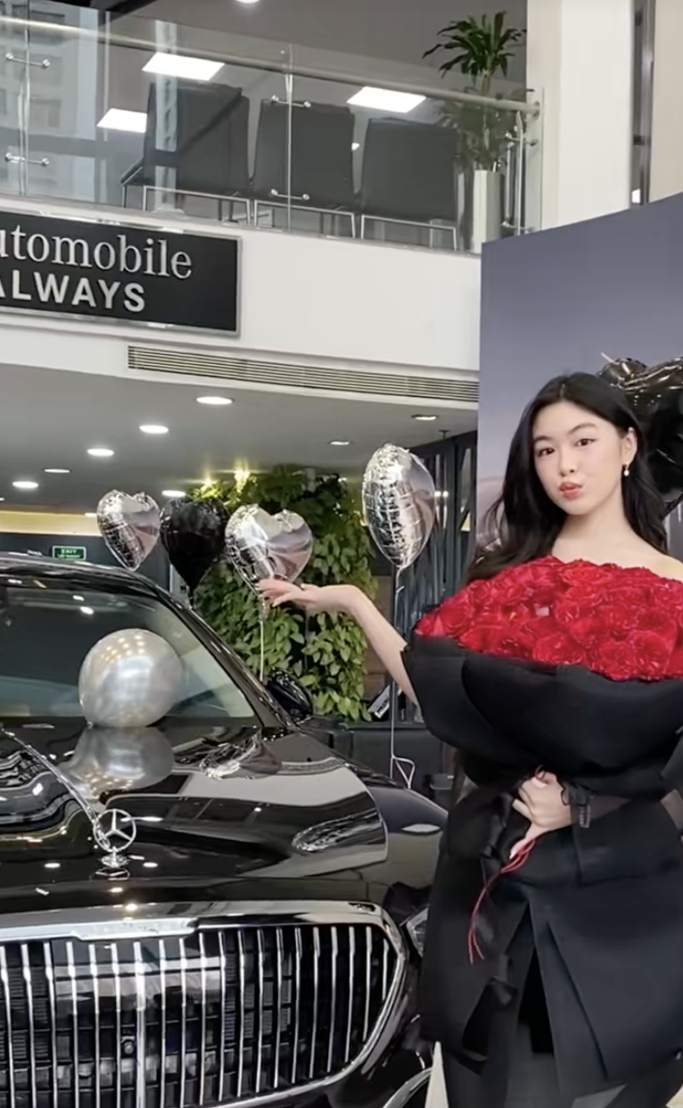 Con gái Quyền Linh mua xe hơn 8 tỉ ở tuổi 19 gây tranh cãi, vì sao?
- Ảnh 1.
