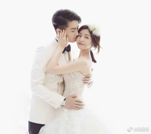 "Dương Qu&aacute;" Trần Hiểu v&agrave; "Tiểu Long Nữ" Trần Nghi&ecirc;n Hy ly h&ocirc;n- Ảnh 2.