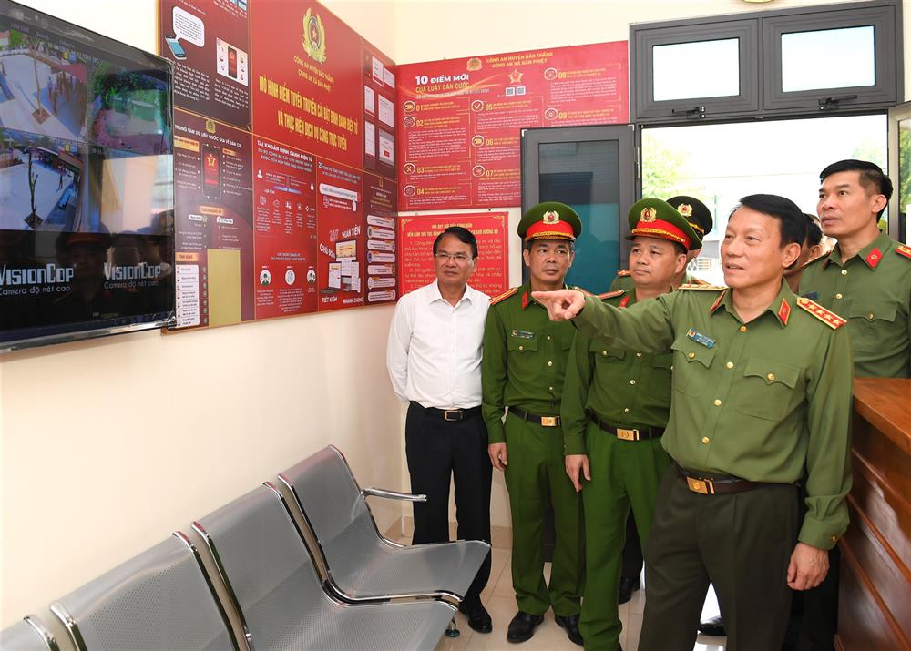Bộ trưởng Lương Tam Quang: Sẽ kết th&uacute;c hoạt động với 694 c&ocirc;ng an cấp huyện- Ảnh 1.