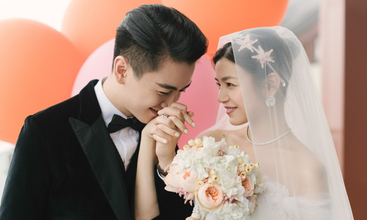 "Dương Qu&aacute;" Trần Hiểu v&agrave; "Tiểu Long Nữ" Trần Nghi&ecirc;n Hy ly h&ocirc;n- Ảnh 4.