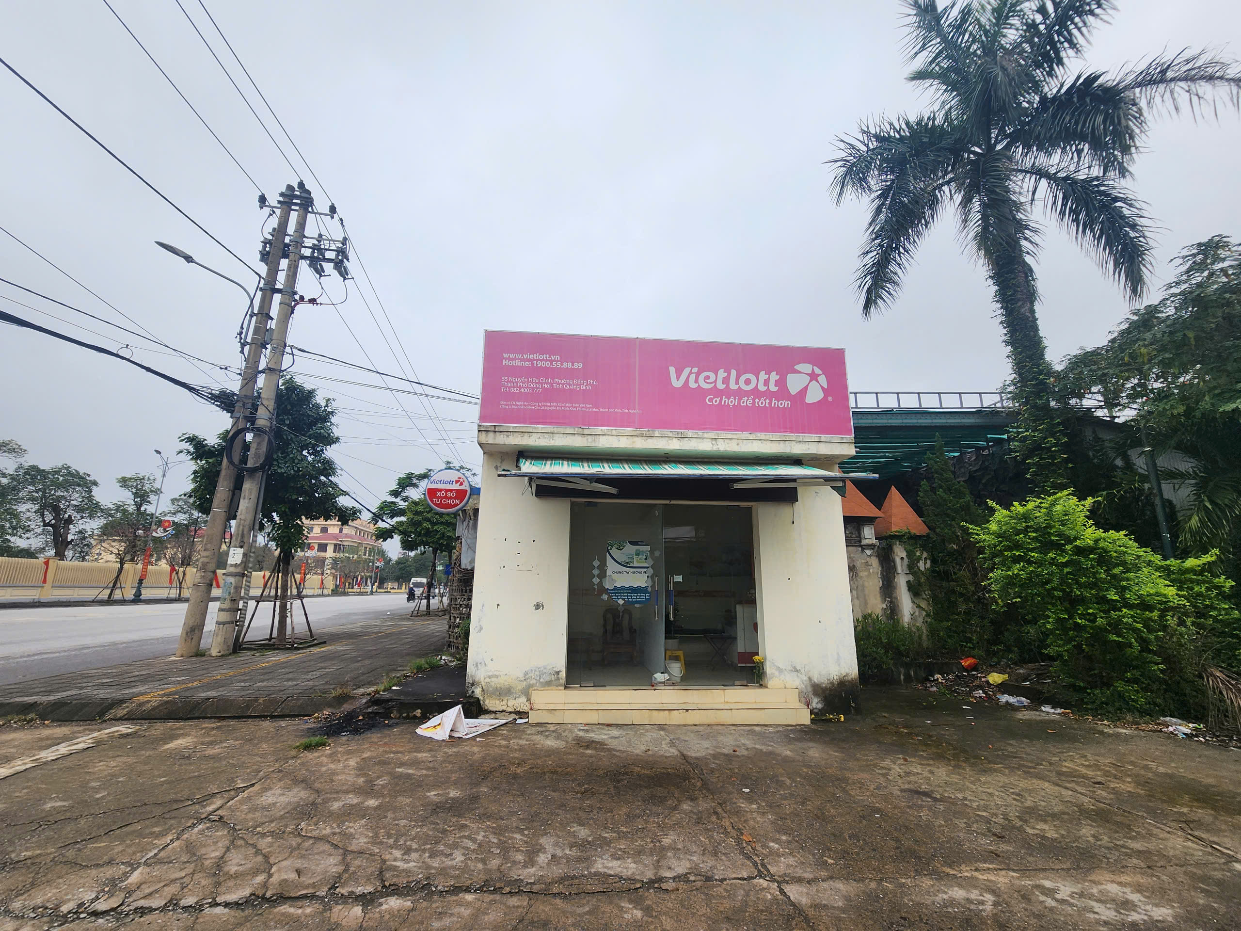 Khu đất "v&agrave;ng" bỏ hoang trước trụ sở Tỉnh ủy Quảng B&igrave;nh hơn 10 năm - Ảnh 8.