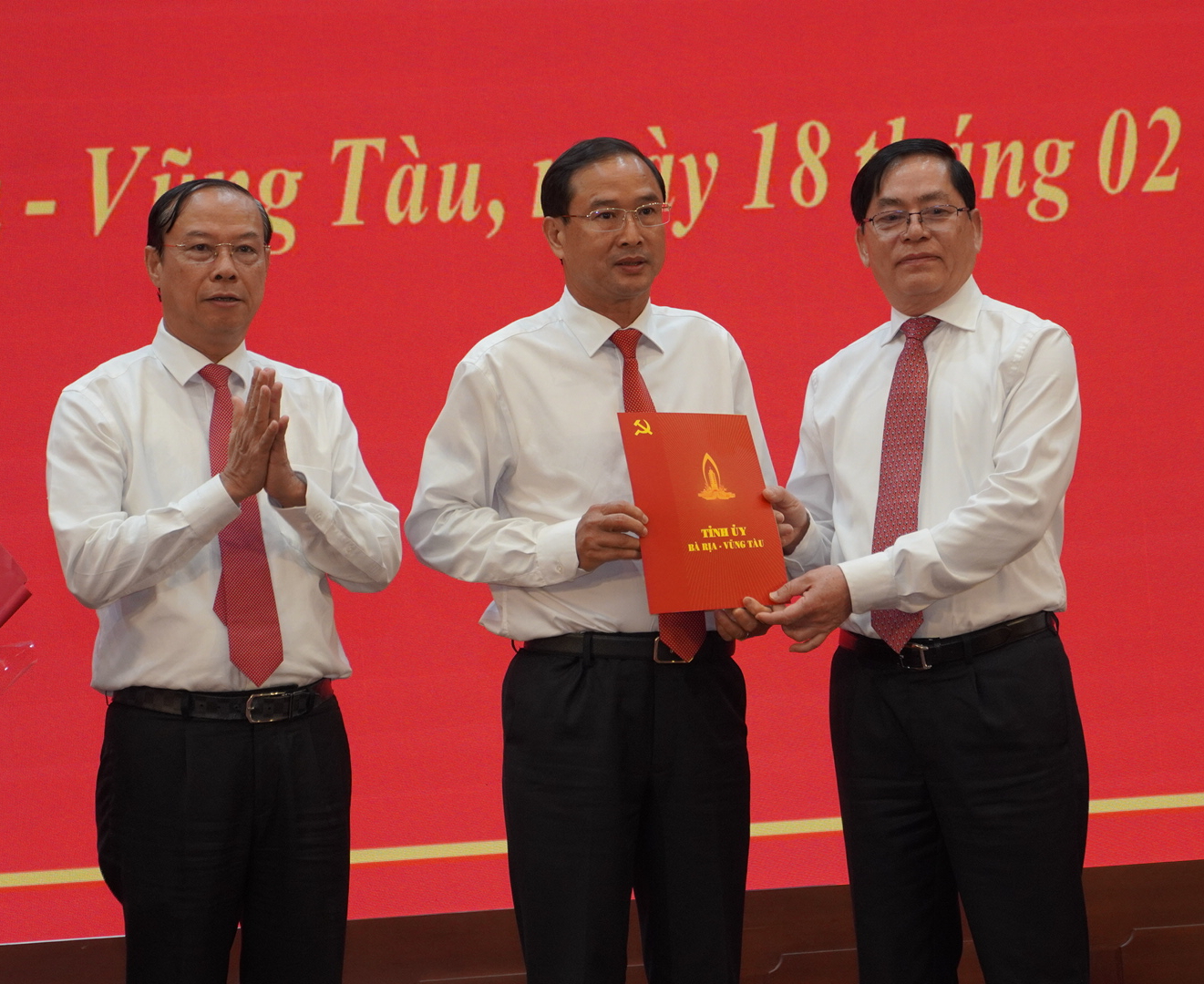 C&ocirc;ng bố h&agrave;ng loạt quyết định nh&acirc;n sự chủ chốt của B&agrave; Rịa- Vũng T&agrave;u - Ảnh 5.