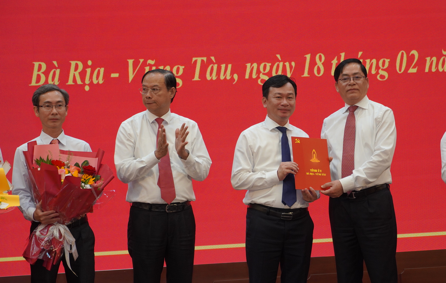 C&ocirc;ng bố h&agrave;ng loạt quyết định nh&acirc;n sự chủ chốt của B&agrave; Rịa- Vũng T&agrave;u - Ảnh 6.