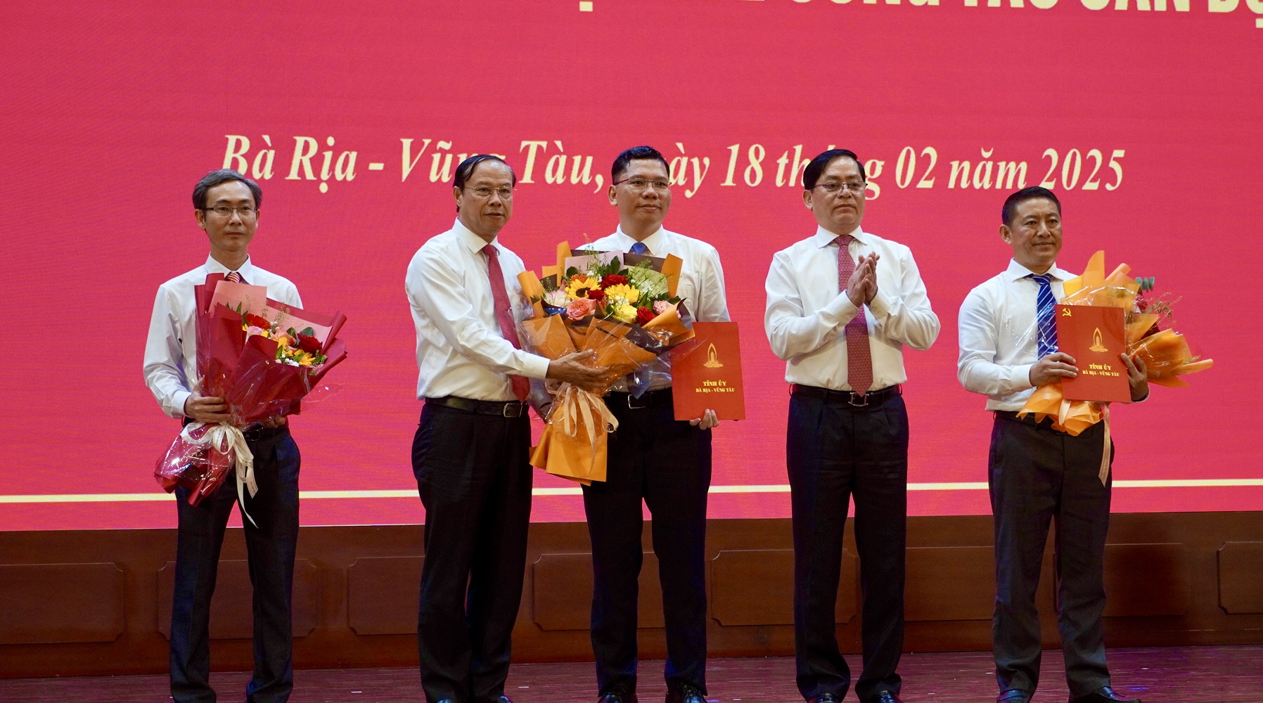 C&ocirc;ng bố h&agrave;ng loạt quyết định nh&acirc;n sự chủ chốt của B&agrave; Rịa- Vũng T&agrave;u - Ảnh 2.