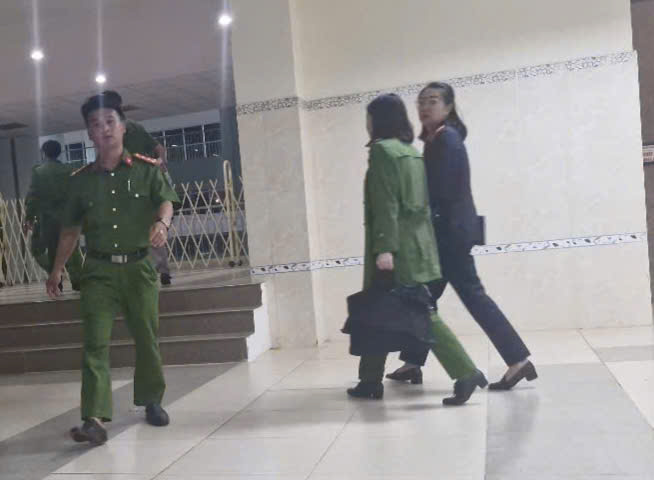 Khởi tố, tạm giam Gi&aacute;m đốc Bệnh viện đa khoa II L&acirc;m Đồng- Ảnh 1.