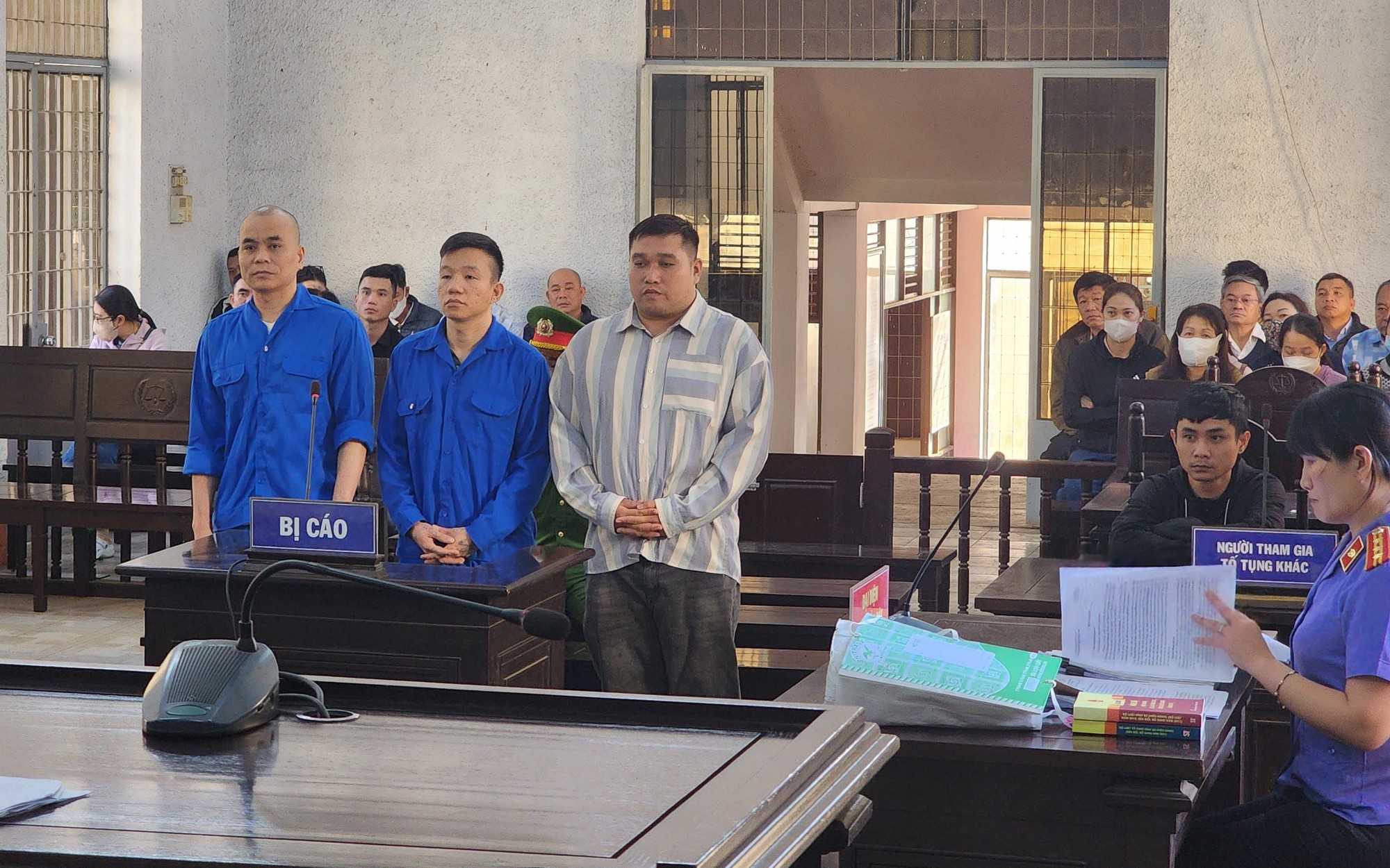 Vụ án kỳ lạ: Chuyển tiền mua ma túy rồi báo… công an bắt luôn mình!