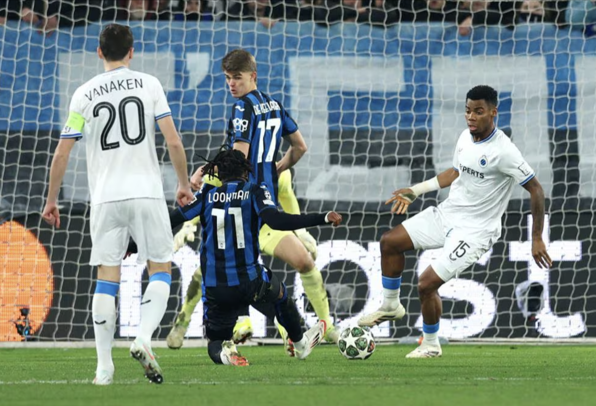 Atalanta thua tan t&aacute;c, AC Milan dừng bước v&ograve;ng play-off Champions League- Ảnh 4.