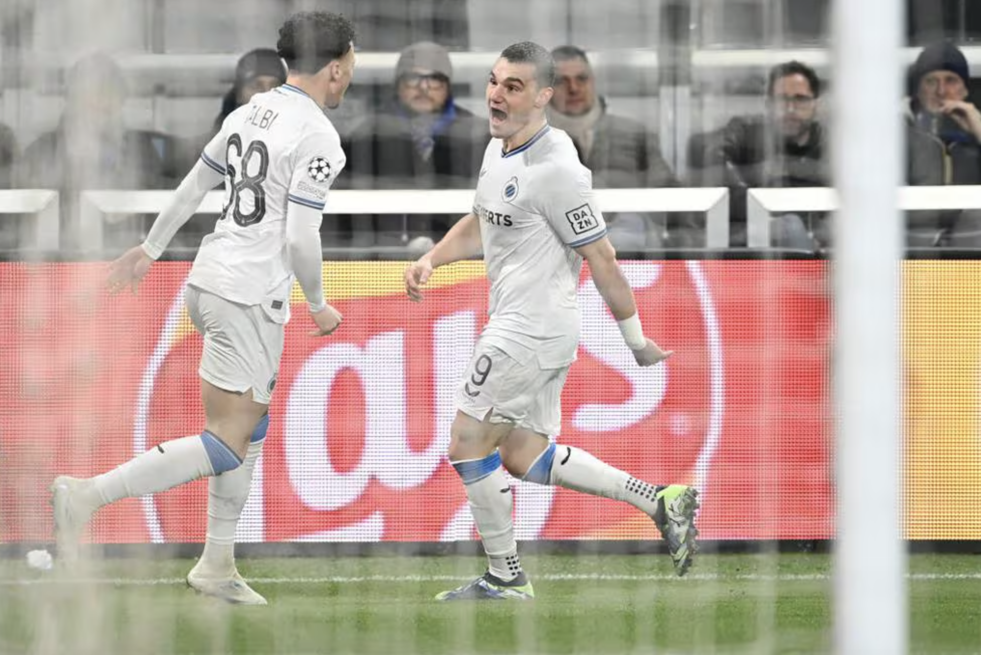 Atalanta thua tan t&aacute;c, AC Milan dừng bước v&ograve;ng play-off Champions League- Ảnh 1.