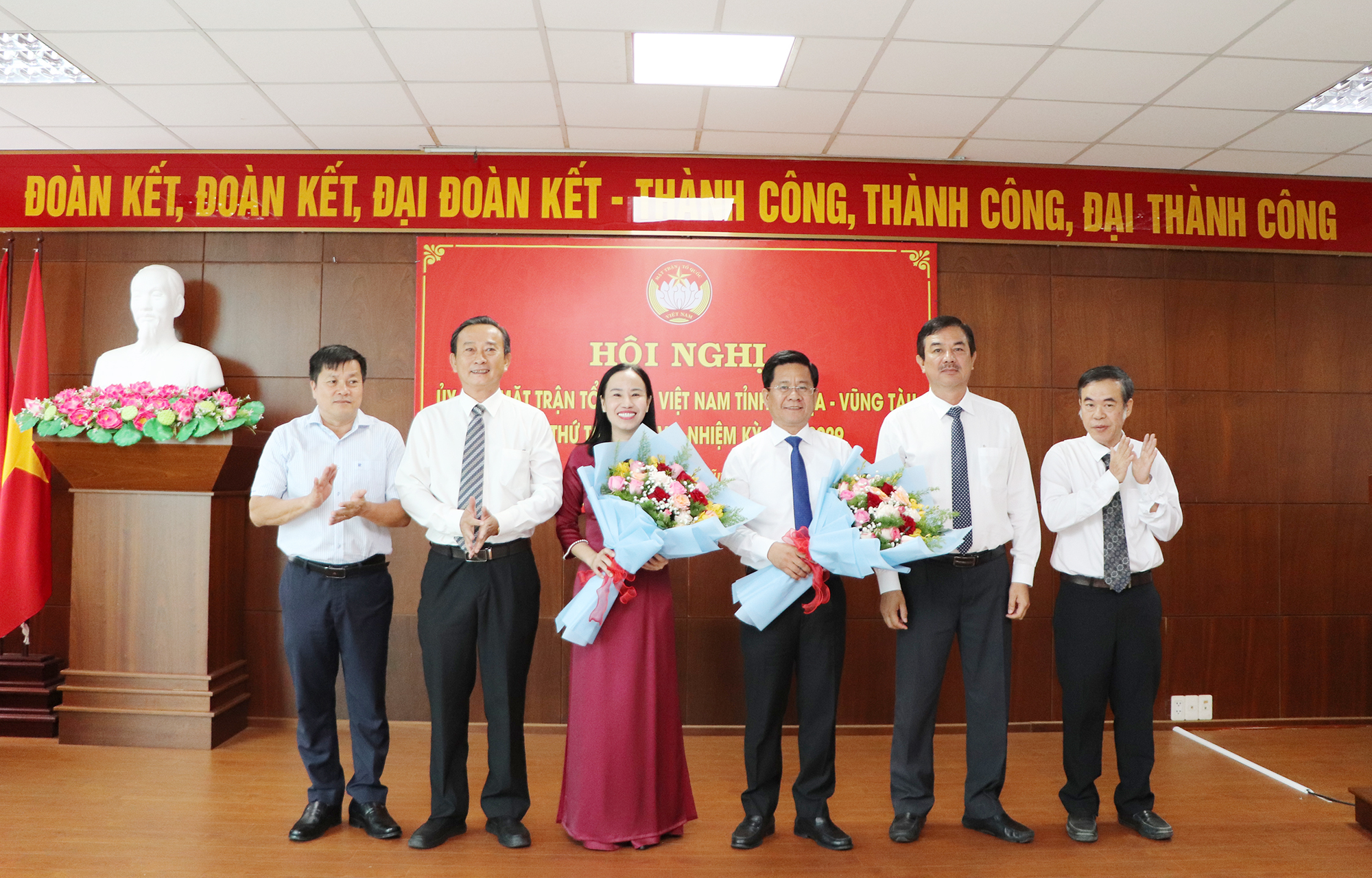 B&agrave; V&otilde; Ngọc Thanh Tr&uacute;c giữ chức Chủ tịch Ủy ban MTTQ Việt Nam tỉnh B&agrave; Rịa- Vũng T&agrave;u- Ảnh 1.