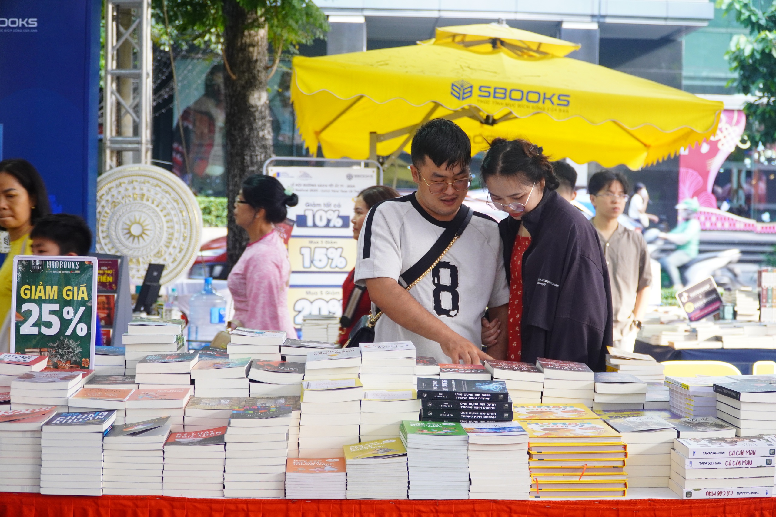 Lễ hội Đường S&aacute;ch Tết Ất Tỵ 2025 thu h&uacute;t tr&ecirc;n 1 triệu lượt kh&aacute;ch- Ảnh 17.