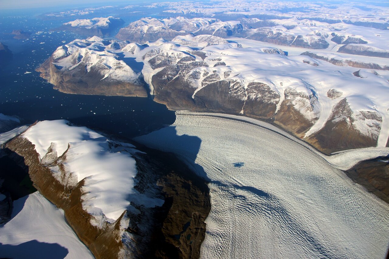 Sông băng Rink ở bờ biển phía Tây đảo Greenland Ảnh: NASA