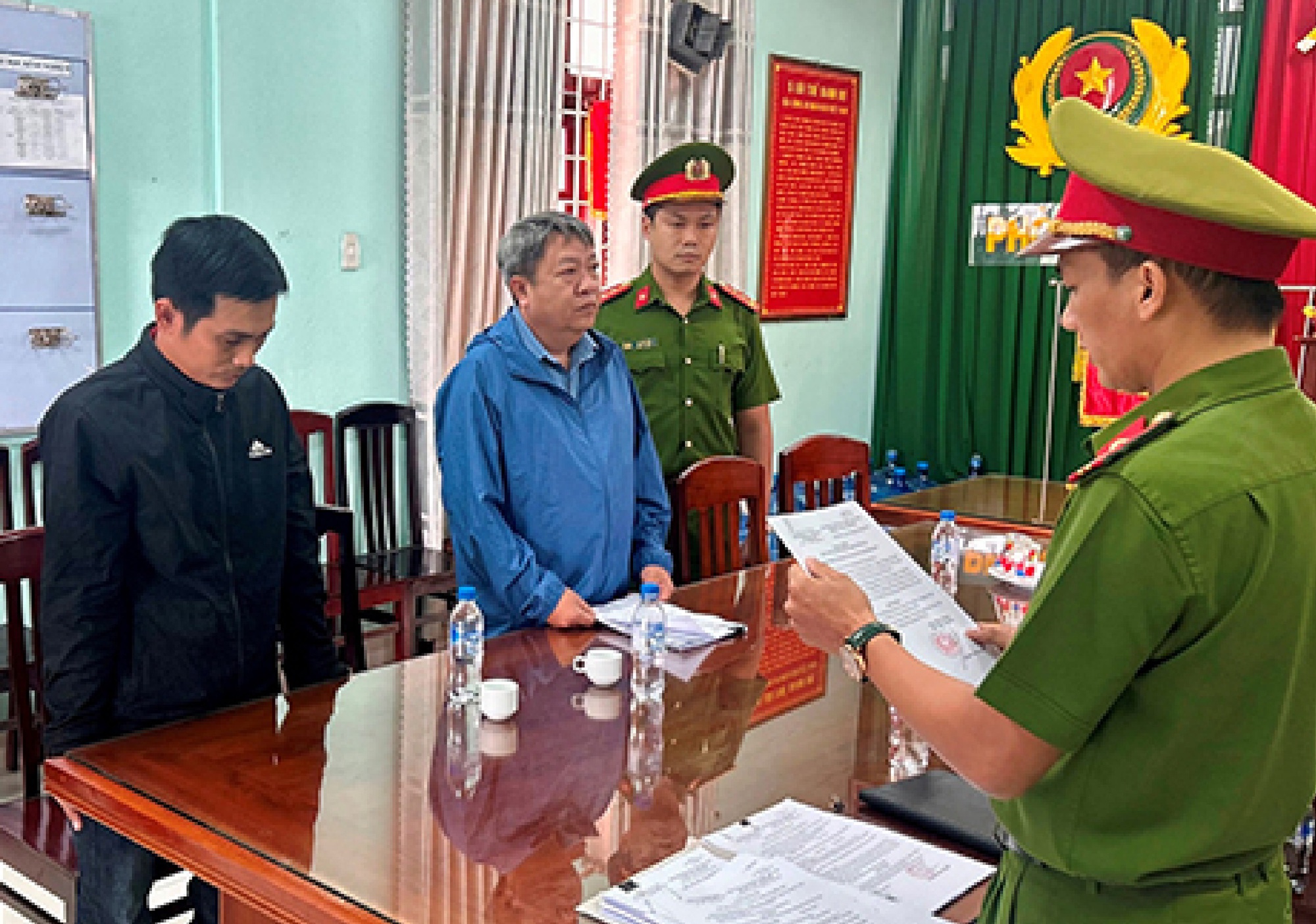 Bắt tạm giam cựu chủ tịch phường l&agrave;m ẩu khiến ng&acirc;n s&aacute;ch mất tiền tỉ- Ảnh 1.