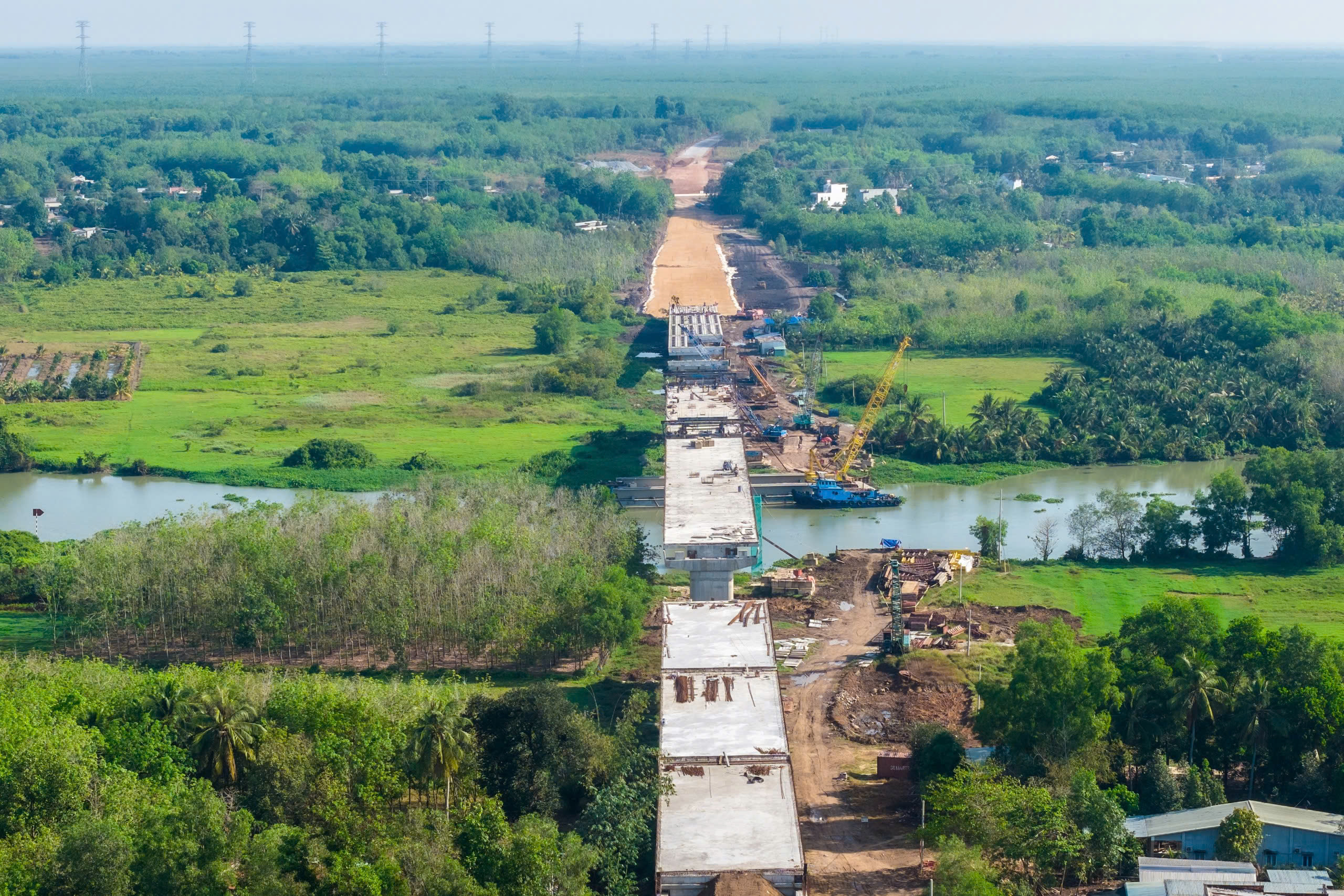Cận cảnh đường Hồ Ch&iacute; Minh qua tỉnh B&igrave;nh Dương dự kiến th&ocirc;ng xe kỹ thuật dịp 30-4- Ảnh 6.