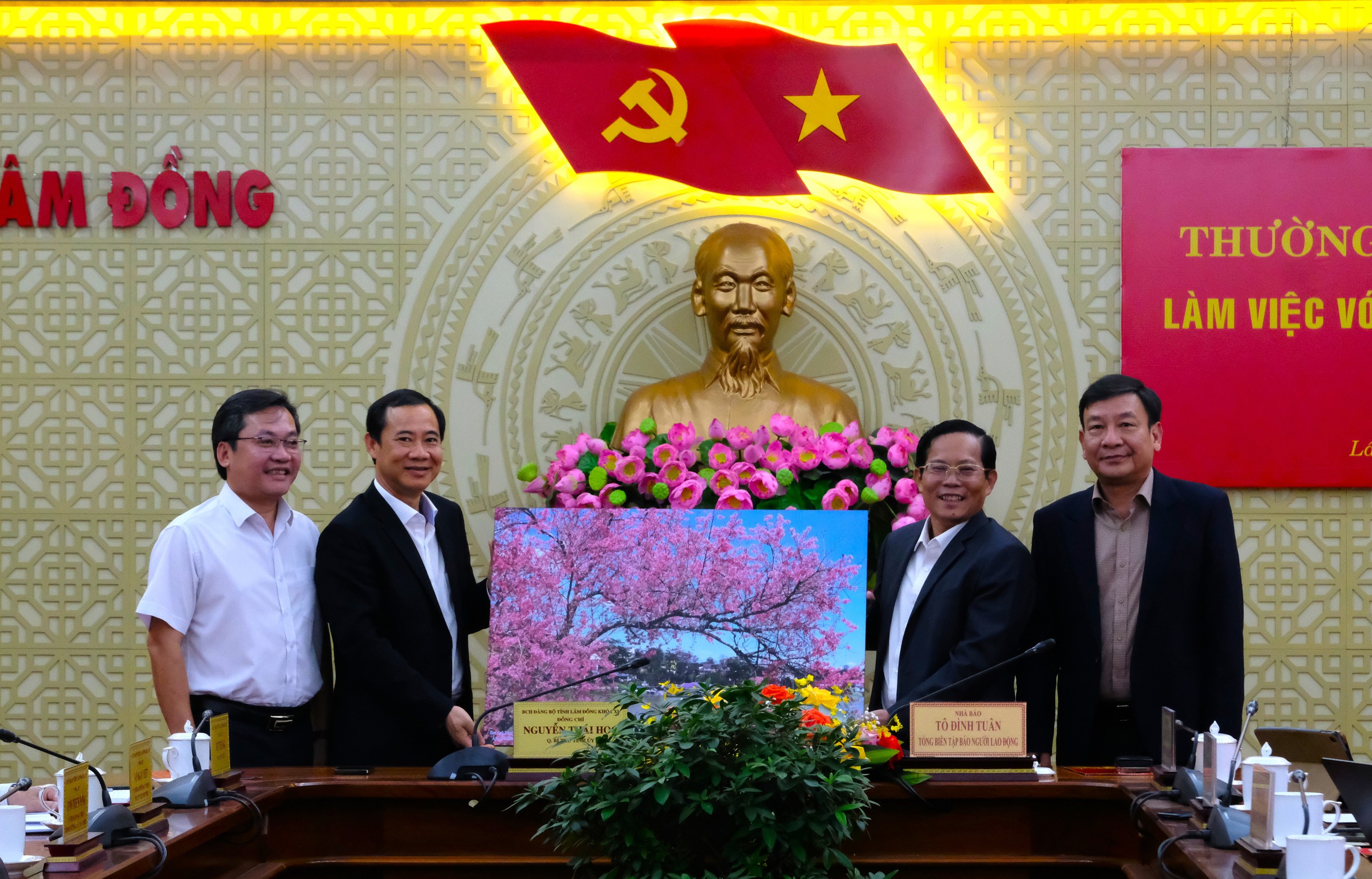 B&aacute;o Người Lao Động k&yacute; kết hợp t&aacute;c với tỉnh L&acirc;m Đồng- Ảnh 7.