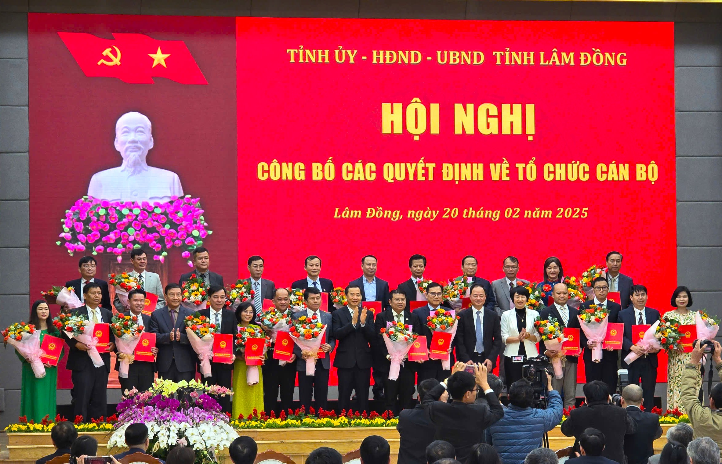 L&acirc;m Đồng bổ nhiệm 6 gi&aacute;m đốc sở- Ảnh 2.