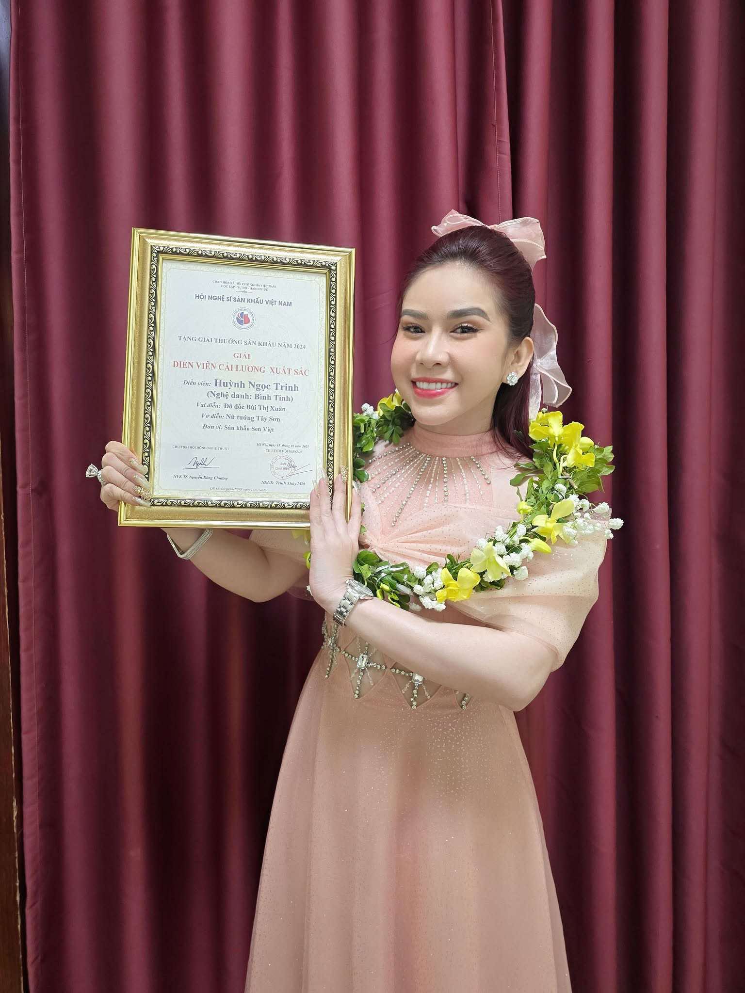 NSƯT Th&agrave;nh Lộc, L&ecirc; Kh&aacute;nh, B&igrave;nh Tinh đoạt giải thưởng của Hội Nghệ sĩ S&acirc;n khấu Việt Nam- Ảnh 3.