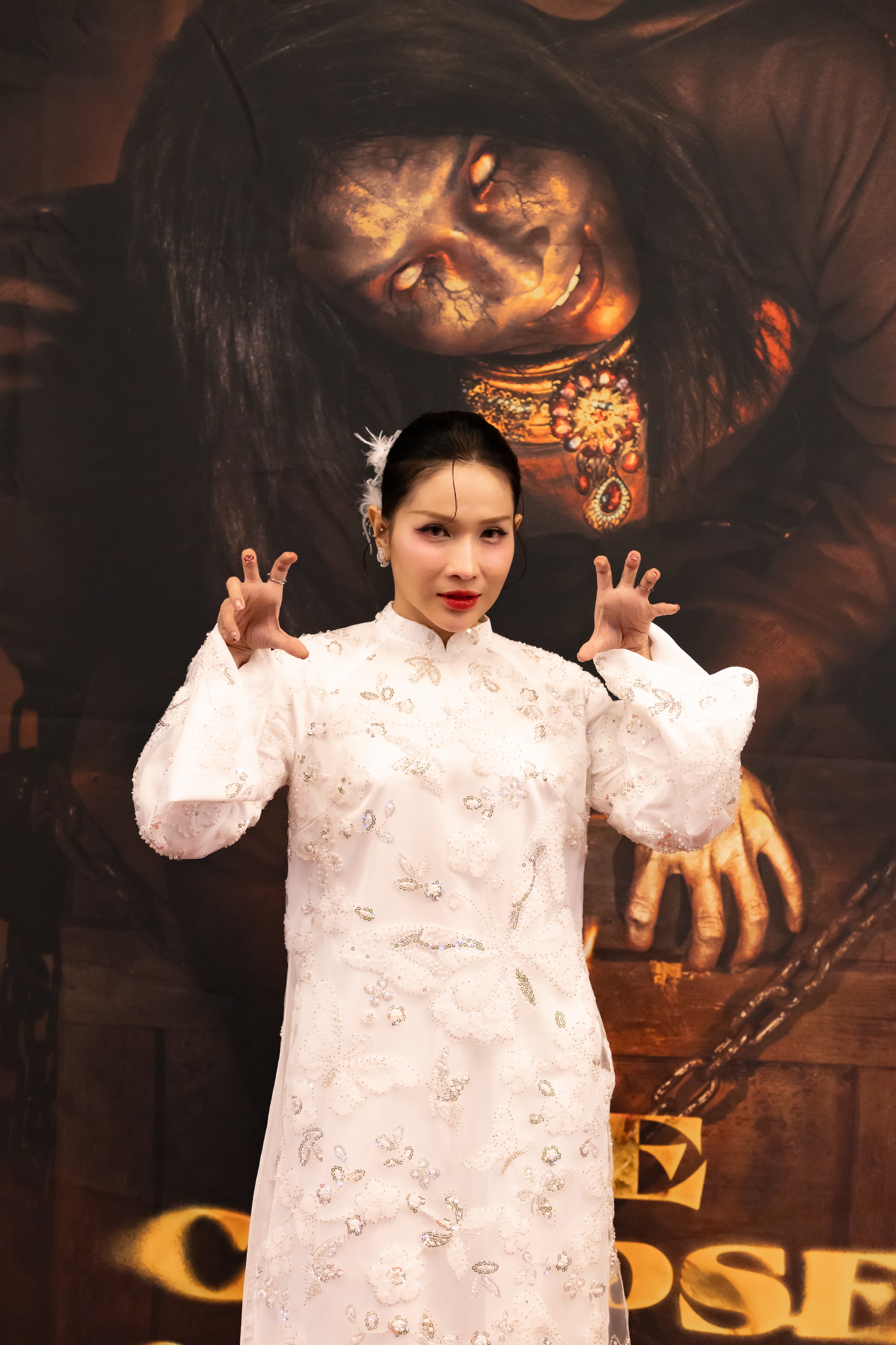 Khả Như vượt nỗi sợ khi h&oacute;a "người vợ quỷ"- Ảnh 6.