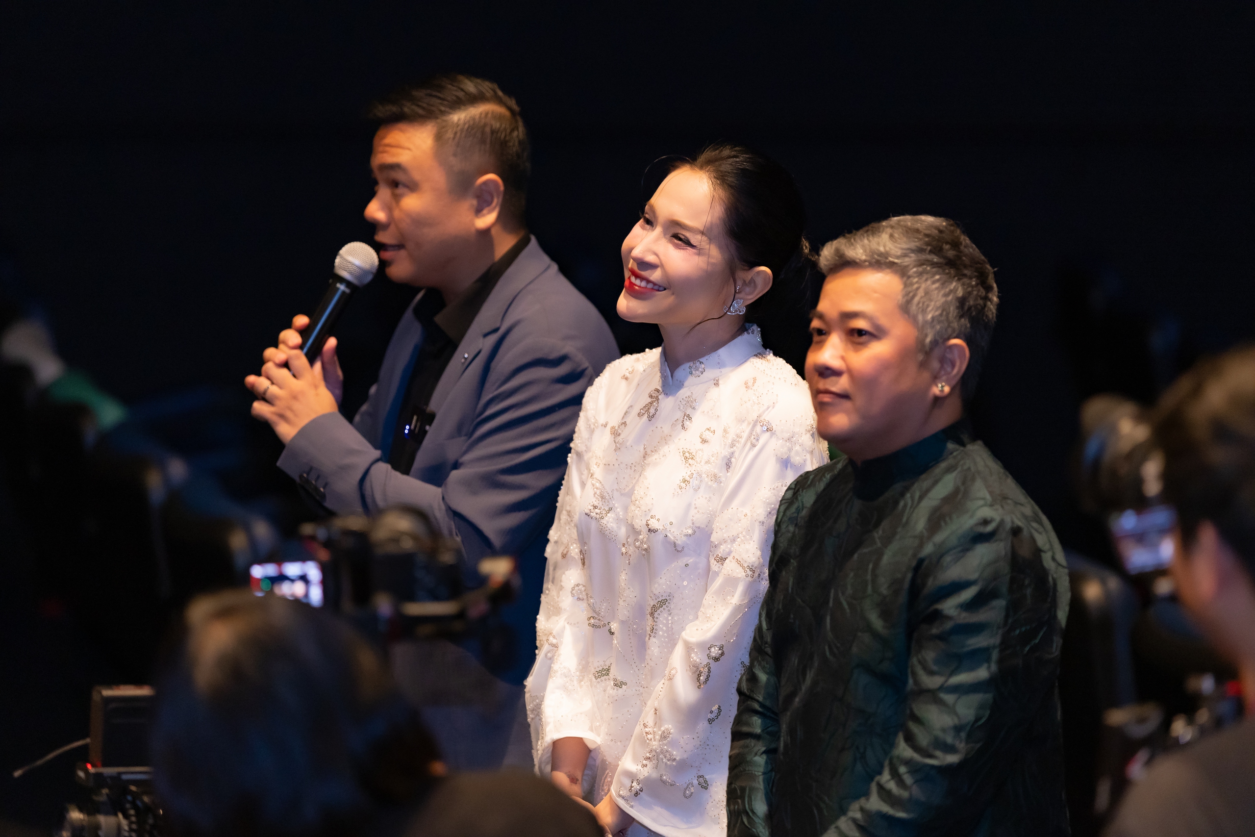 Khả Như vượt nỗi sợ khi h&oacute;a "người vợ quỷ"- Ảnh 8.