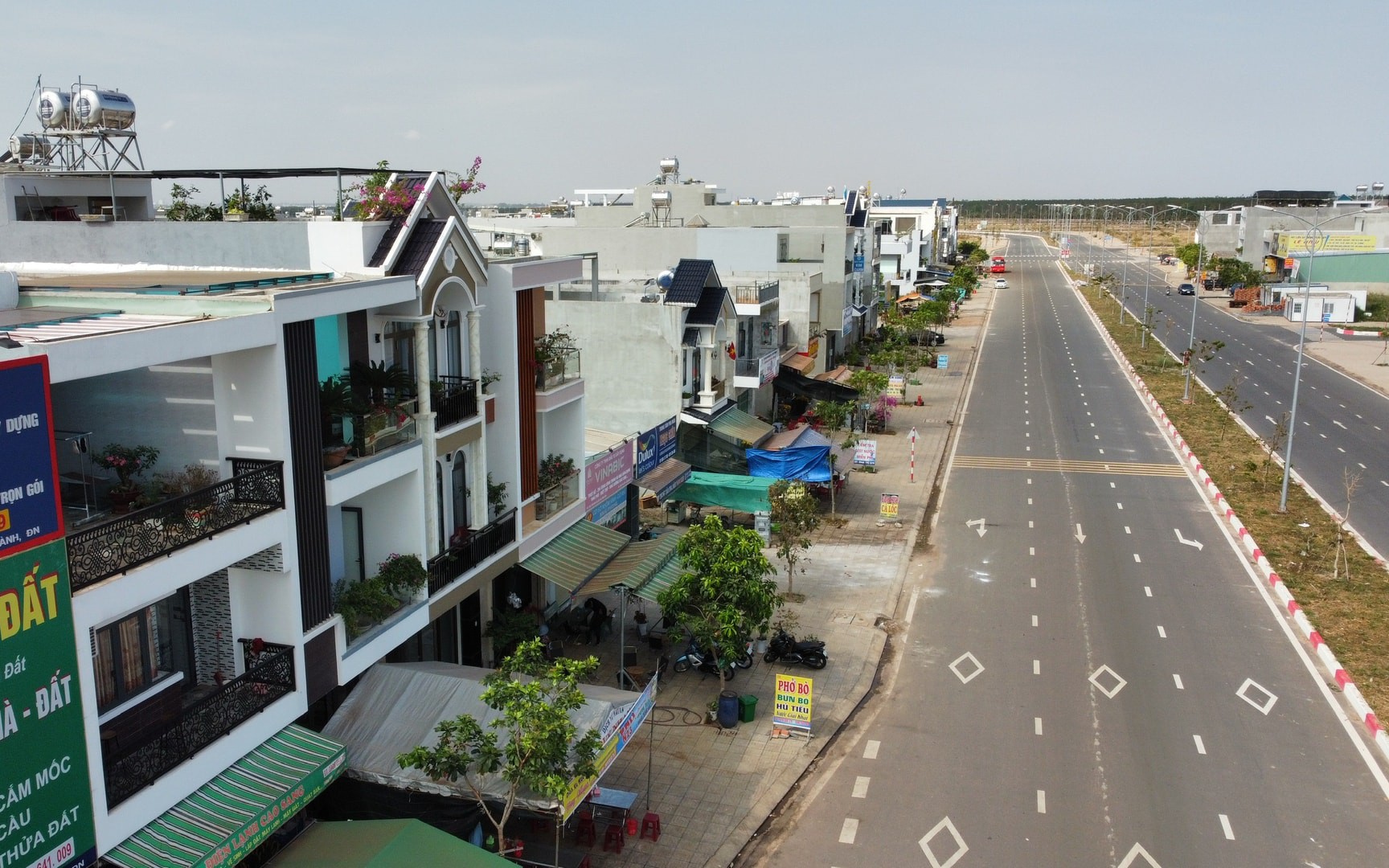 Bắt 3 l&atilde;nh đạo x&atilde; li&ecirc;n quan sai phạm đền b&ugrave; s&acirc;n bay Long Th&agrave;nh