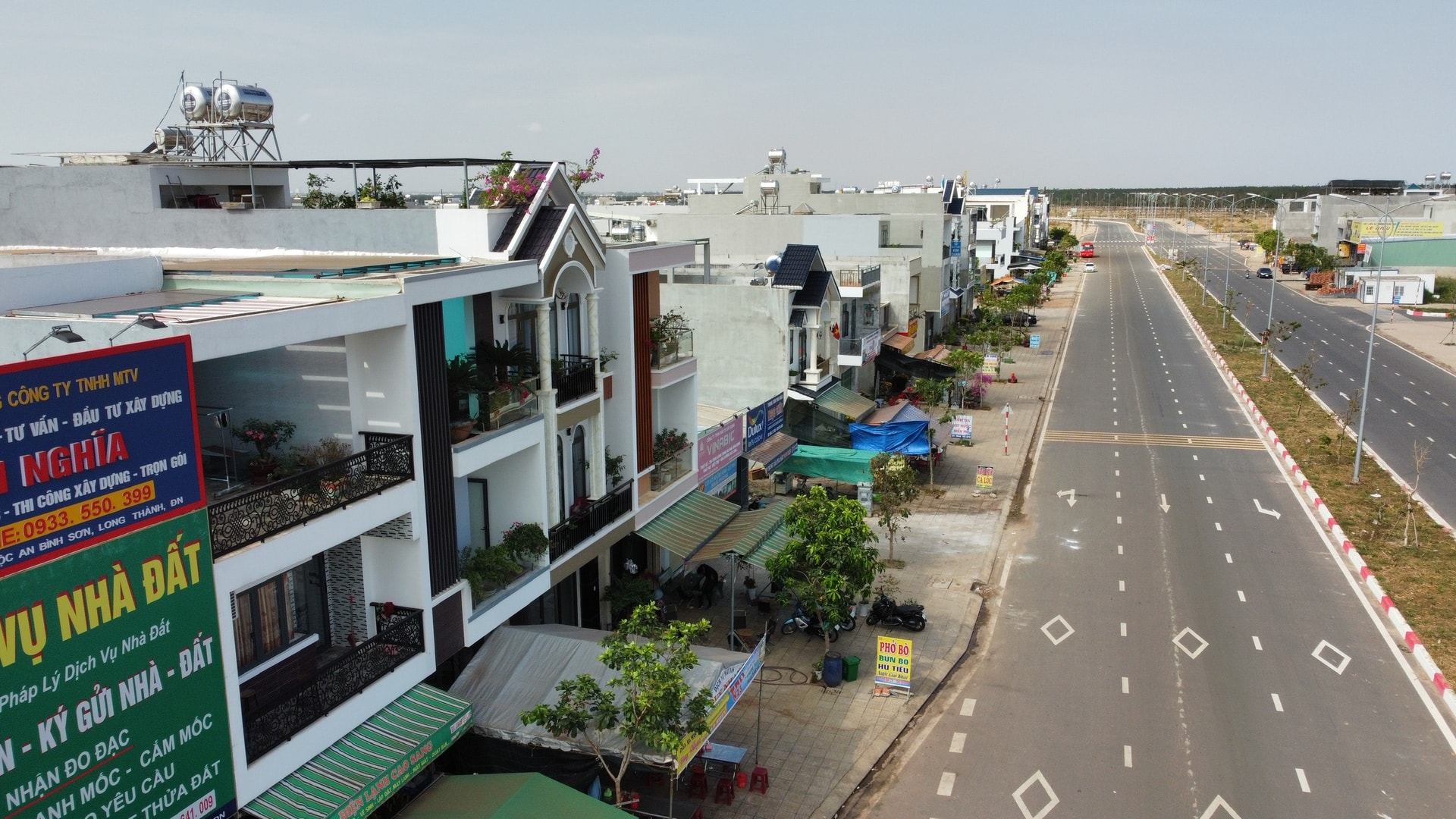 Bắt 3 l&atilde;nh đạo x&atilde; li&ecirc;n quan sai phạm đền b&ugrave; s&acirc;n bay Long Th&agrave;nh- Ảnh 1.