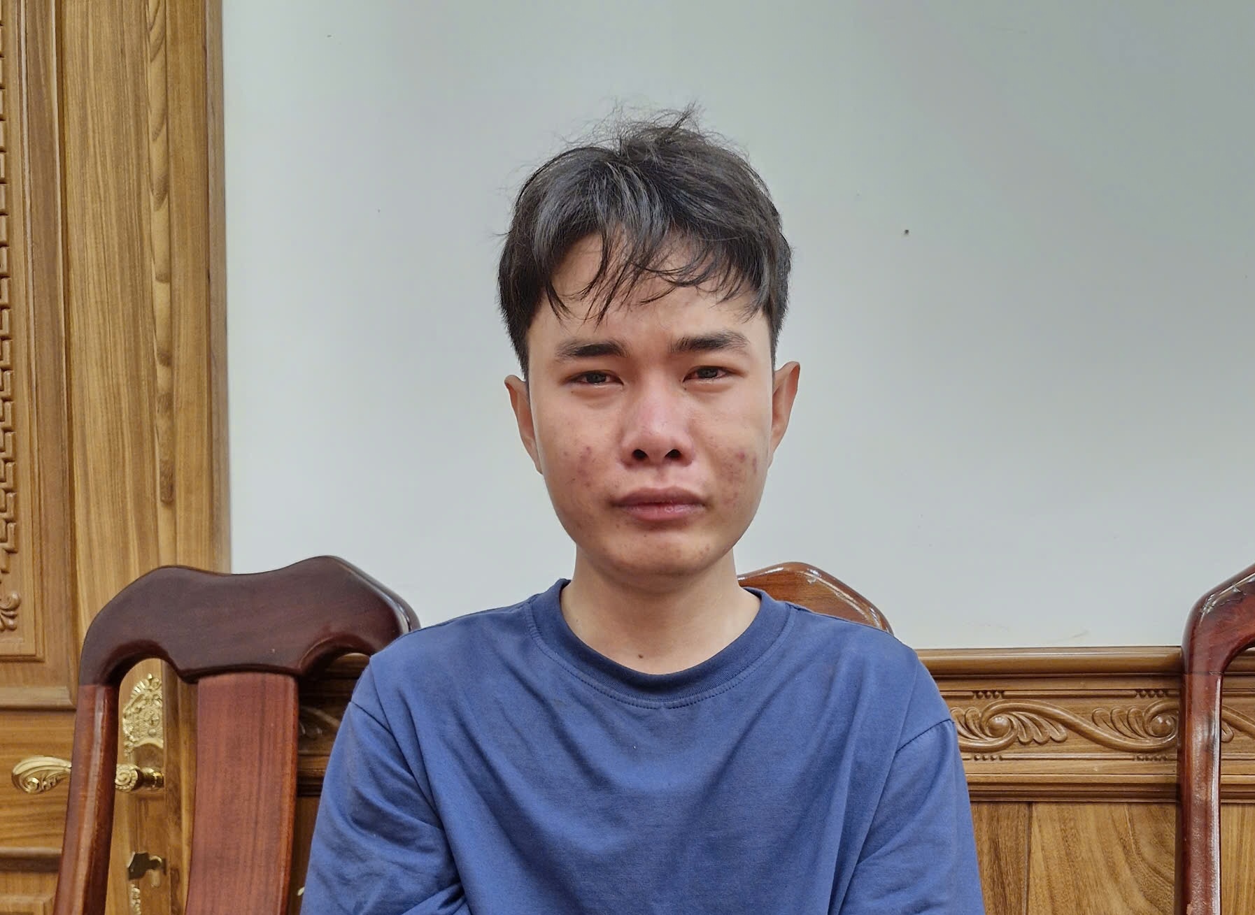 TP HCM: Lời khai của nam sinh vi&ecirc;n cầm dao x&ocirc;ng v&agrave;o cửa h&agrave;ng cướp tiền- Ảnh 1.