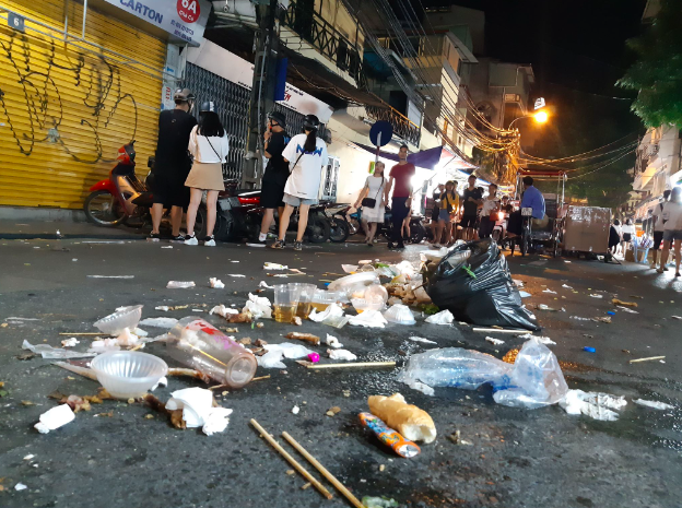 H&agrave; Nội lắp camera "phạt nguội" người vứt r&aacute;c bừa b&atilde;i- Ảnh 1.