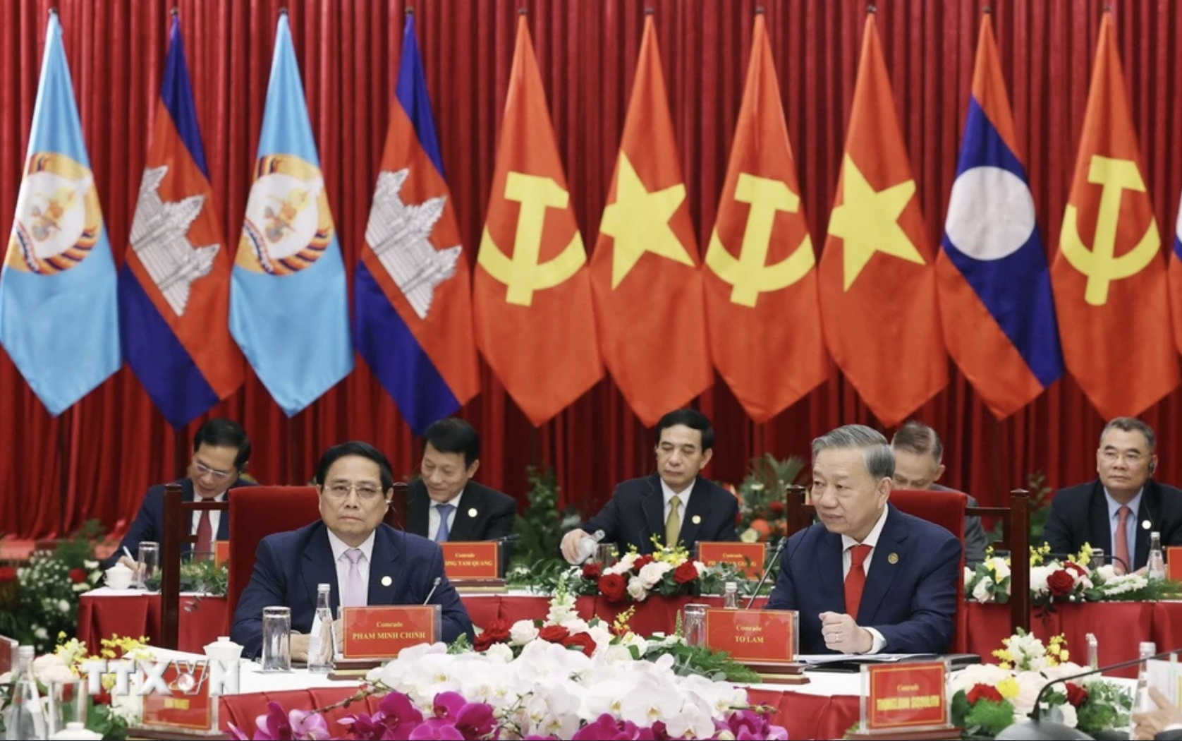 Cuộc gặp cấp cao người đứng đầu ba Đảng Việt Nam - Campuchia - L&agrave;o- Ảnh 7.