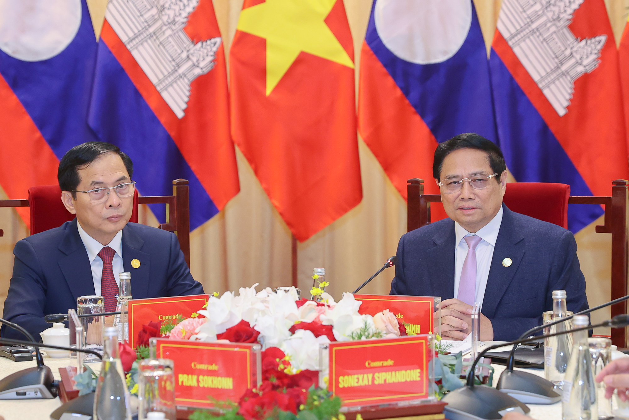 Thủ tướng Việt Nam - Campuchia - L&agrave;o họp triển khai kết luận cuộc gặp người đứng đầu ba Đảng- Ảnh 3.