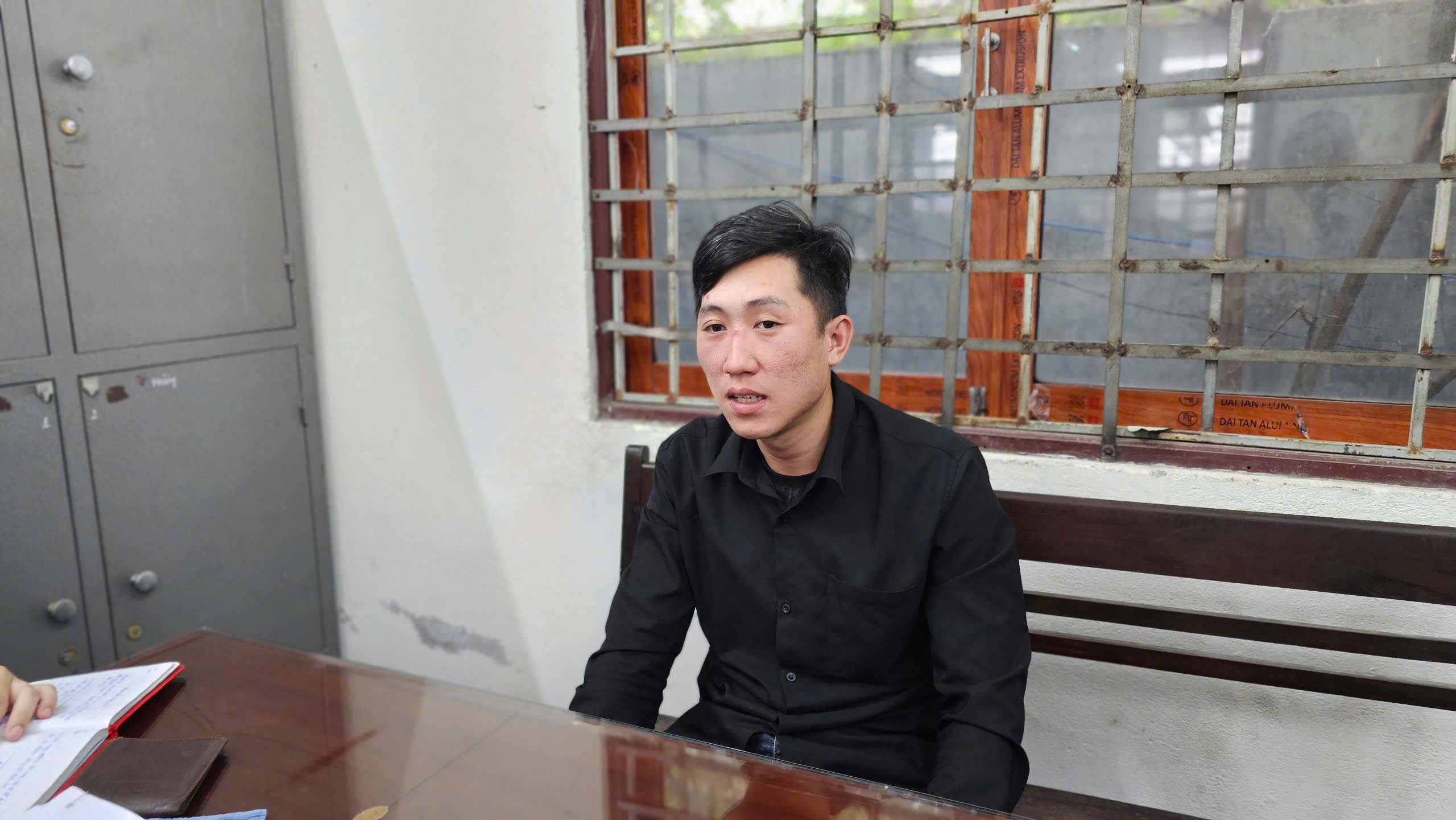 Ghẹo g&aacute;i tại &ldquo;phố Hồng K&ocirc;ng&rdquo;, nam thanh ni&ecirc;n bị đ&aacute;nh nhập viện- Ảnh 2.