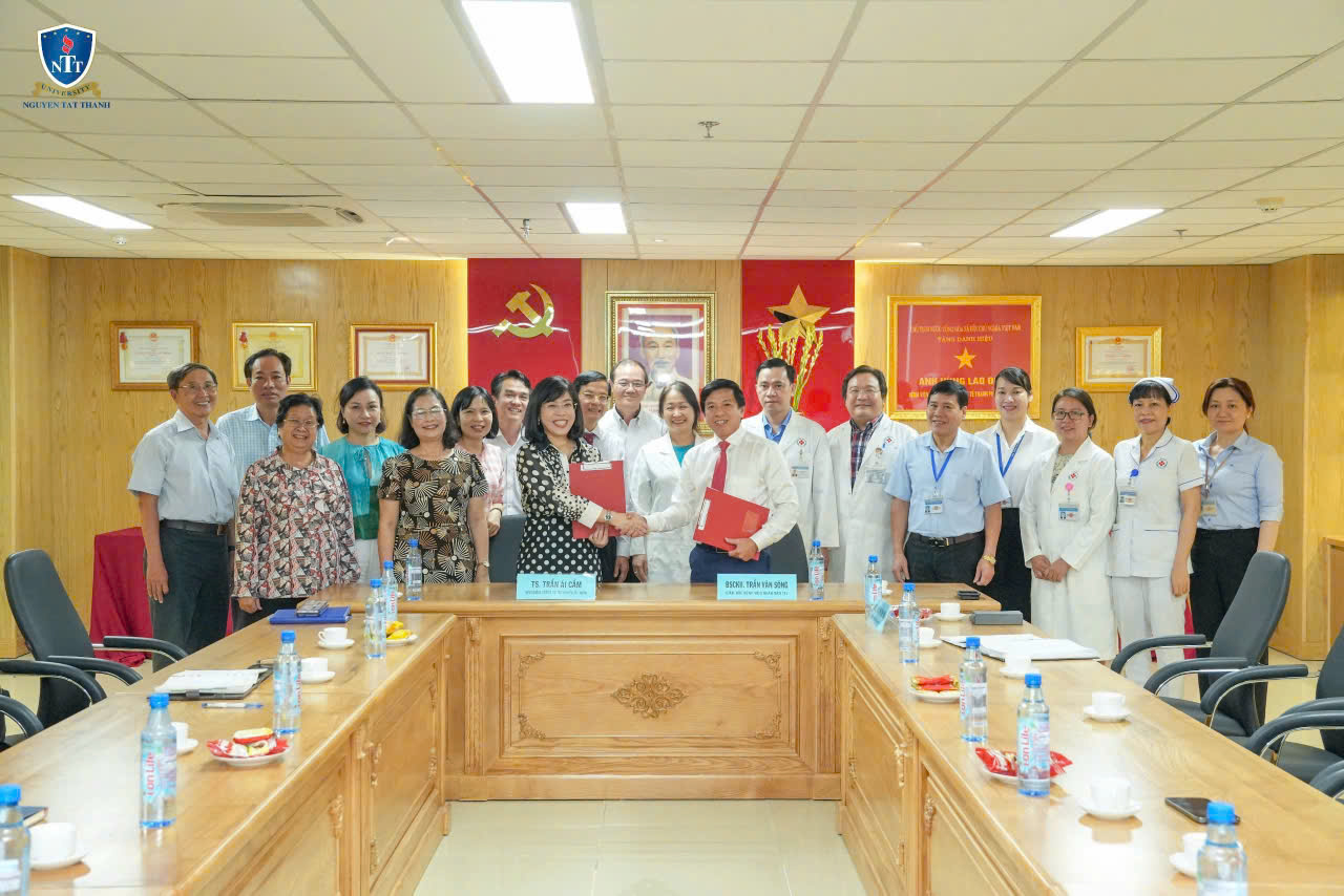 TRƯỜNG &ETH;H NGUYỄN TẤT TH&Agrave;NH: Khẳng định thế mạnh đ&agrave;o tạo y khoa- Ảnh 1.