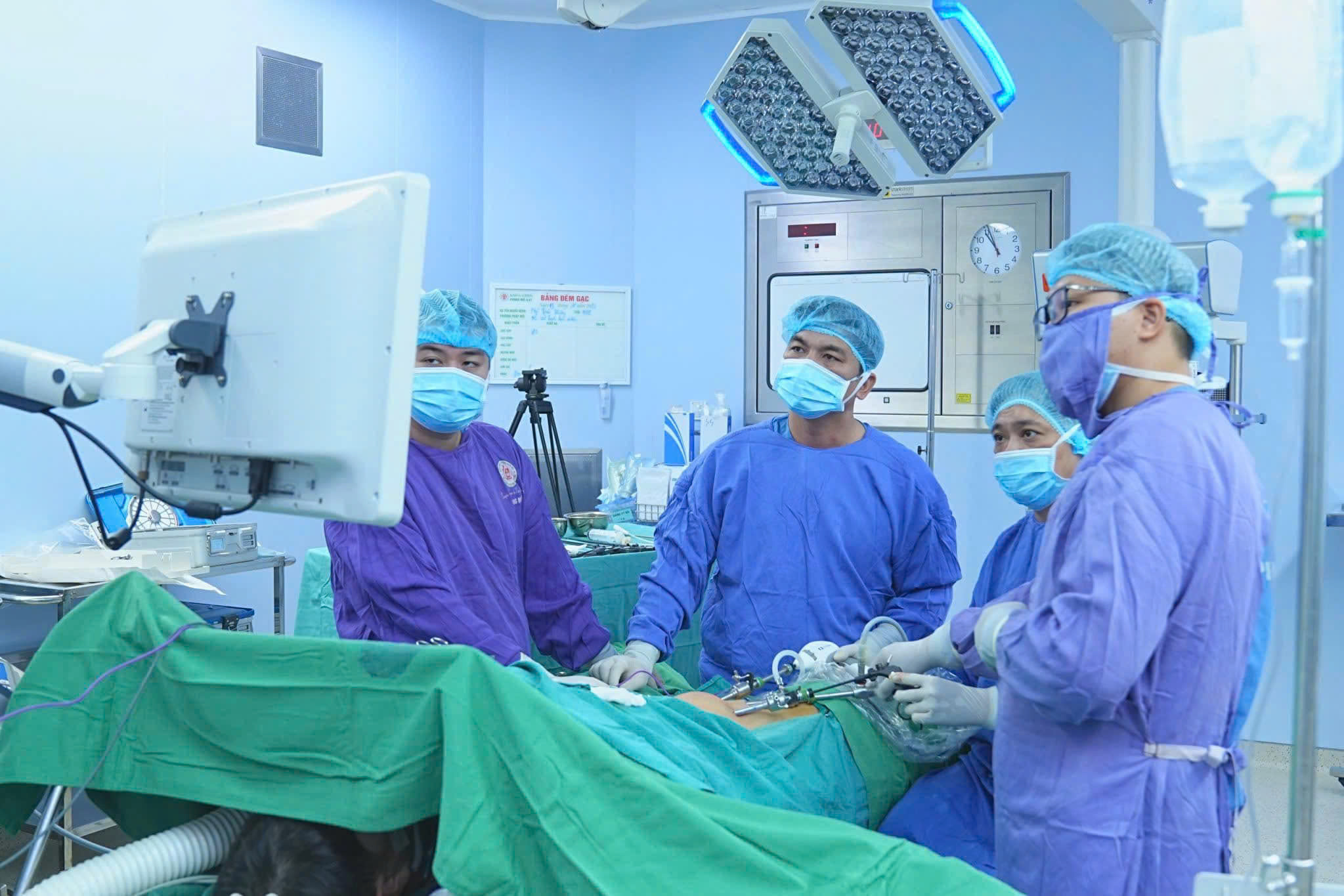 Để ph&aacute;t triển bền vững, ng&agrave;nh y tế phải đầu tư mạnh cho nguồn nh&acirc;n lực chất lượng cao. Ảnh: NGỌC DUNG