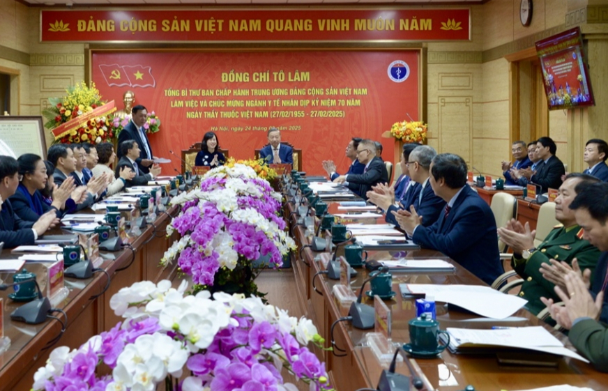 Tổng B&iacute; thư T&ocirc; L&acirc;m thăm, l&agrave;m việc với Bộ Y tế- Ảnh 3.