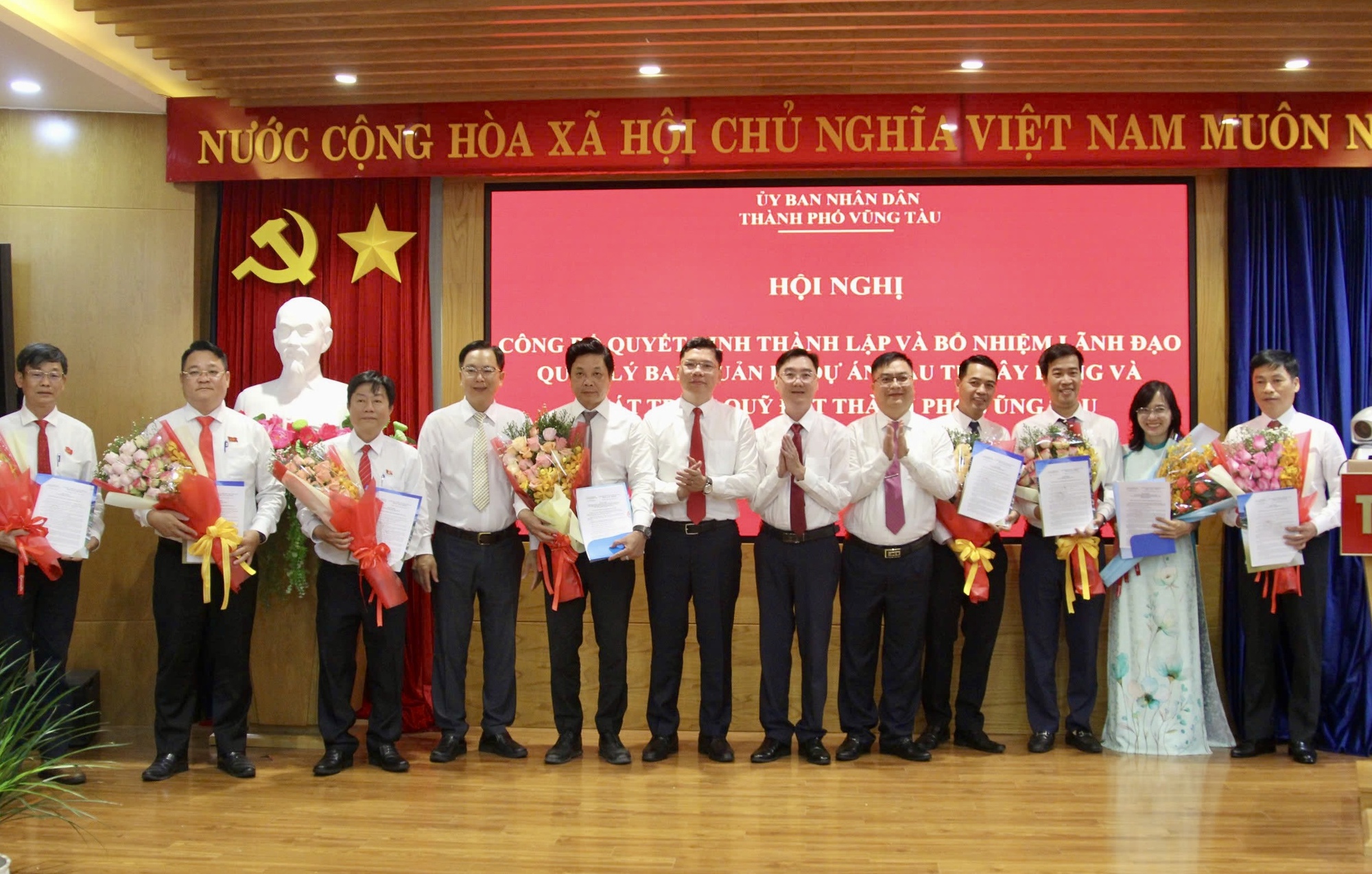 B&agrave; Rịa - Vũng T&agrave;u c&ocirc;ng bố quyết định nh&acirc;n sự chủ chốt - Ảnh 3.