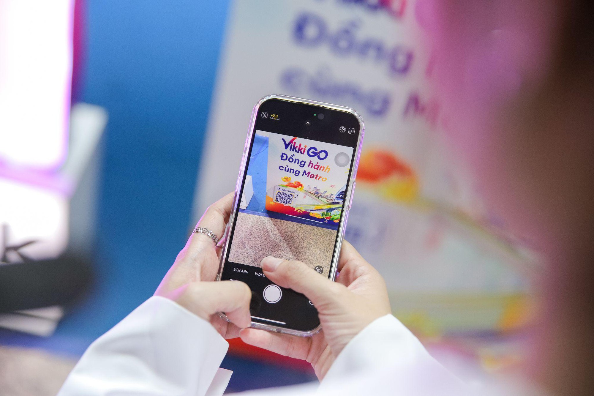 Vikki Digital Bank tấp nập đ&oacute;n kh&aacute;ch tới giao dịch- Ảnh 1.