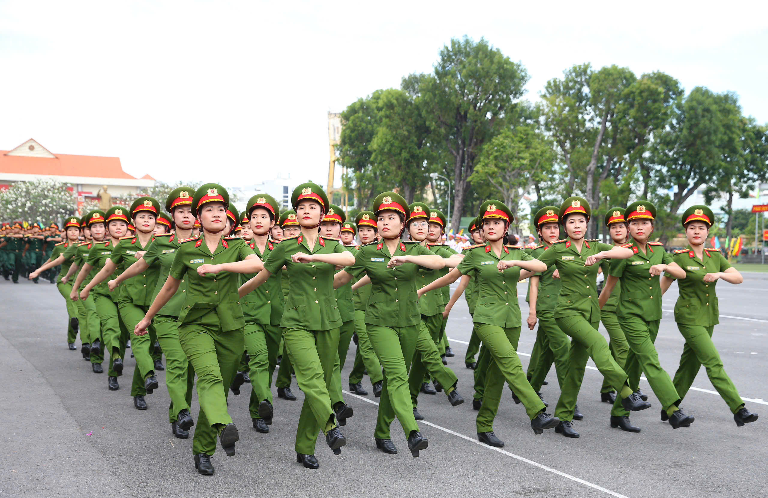 H&igrave;nh ảnh h&agrave;o h&ugrave;ng của Lực lượng vũ trang TP HCM trong lễ ra qu&acirc;n huấn luyện- Ảnh 20.