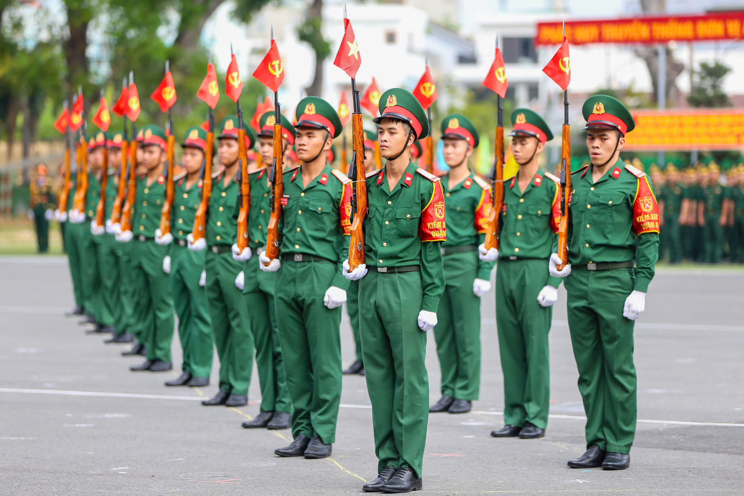 H&igrave;nh ảnh h&agrave;o h&ugrave;ng của Lực lượng vũ trang TP HCM trong lễ ra qu&acirc;n huấn luyện- Ảnh 14.