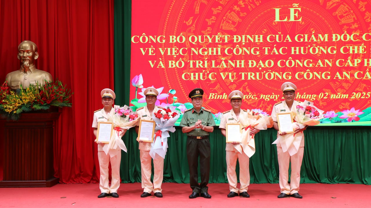 B&igrave;nh Phước: 4 ph&oacute; trưởng c&ocirc;ng an huyện tự nguyện xuống c&ocirc;ng t&aacute;c tại x&atilde;, phường- Ảnh 1.