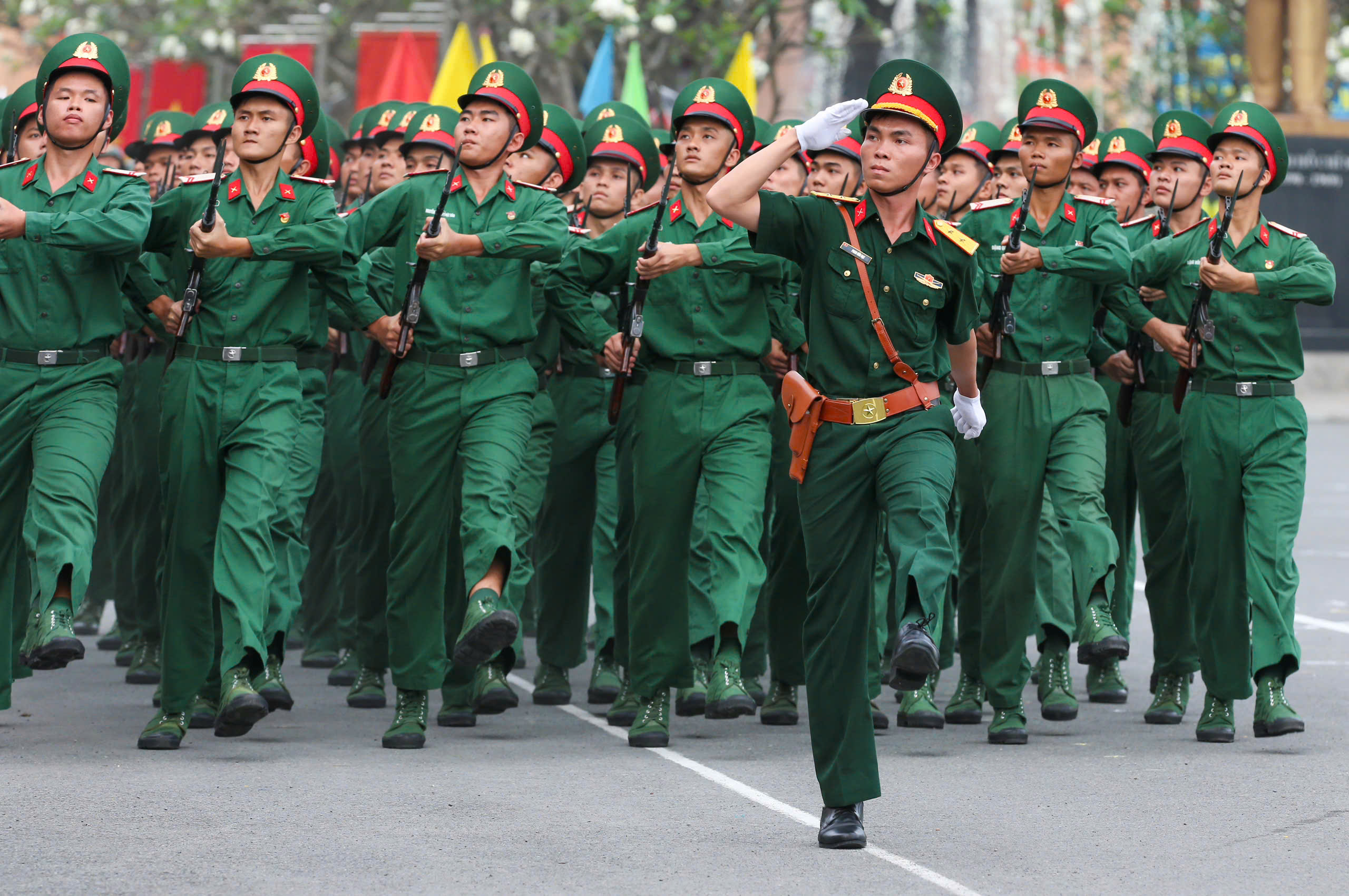 H&igrave;nh ảnh h&agrave;o h&ugrave;ng của Lực lượng vũ trang TP HCM trong lễ ra qu&acirc;n huấn luyện- Ảnh 27.