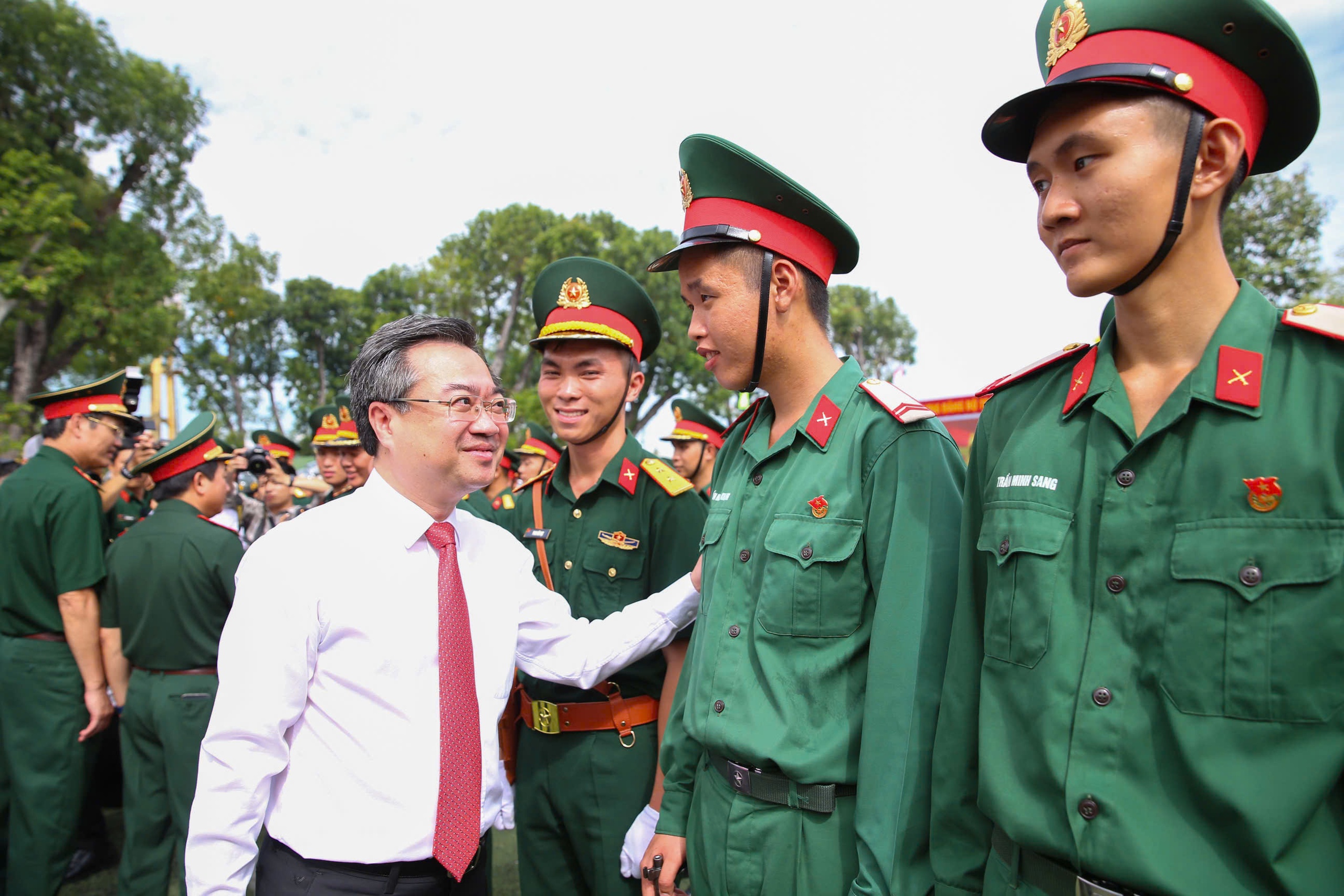 H&igrave;nh ảnh h&agrave;o h&ugrave;ng của Lực lượng vũ trang TP HCM trong lễ ra qu&acirc;n huấn luyện- Ảnh 23.