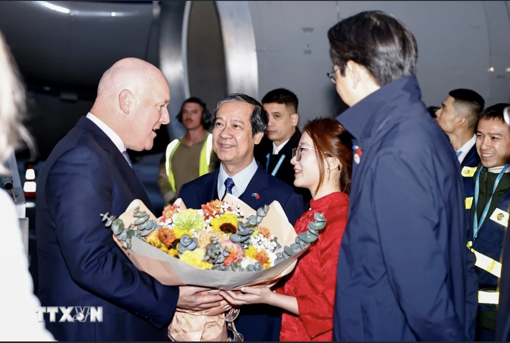 Thủ tướng New Zealand tới H&agrave; Nội, bắt đầu thăm ch&iacute;nh thức Việt Nam- Ảnh 1.